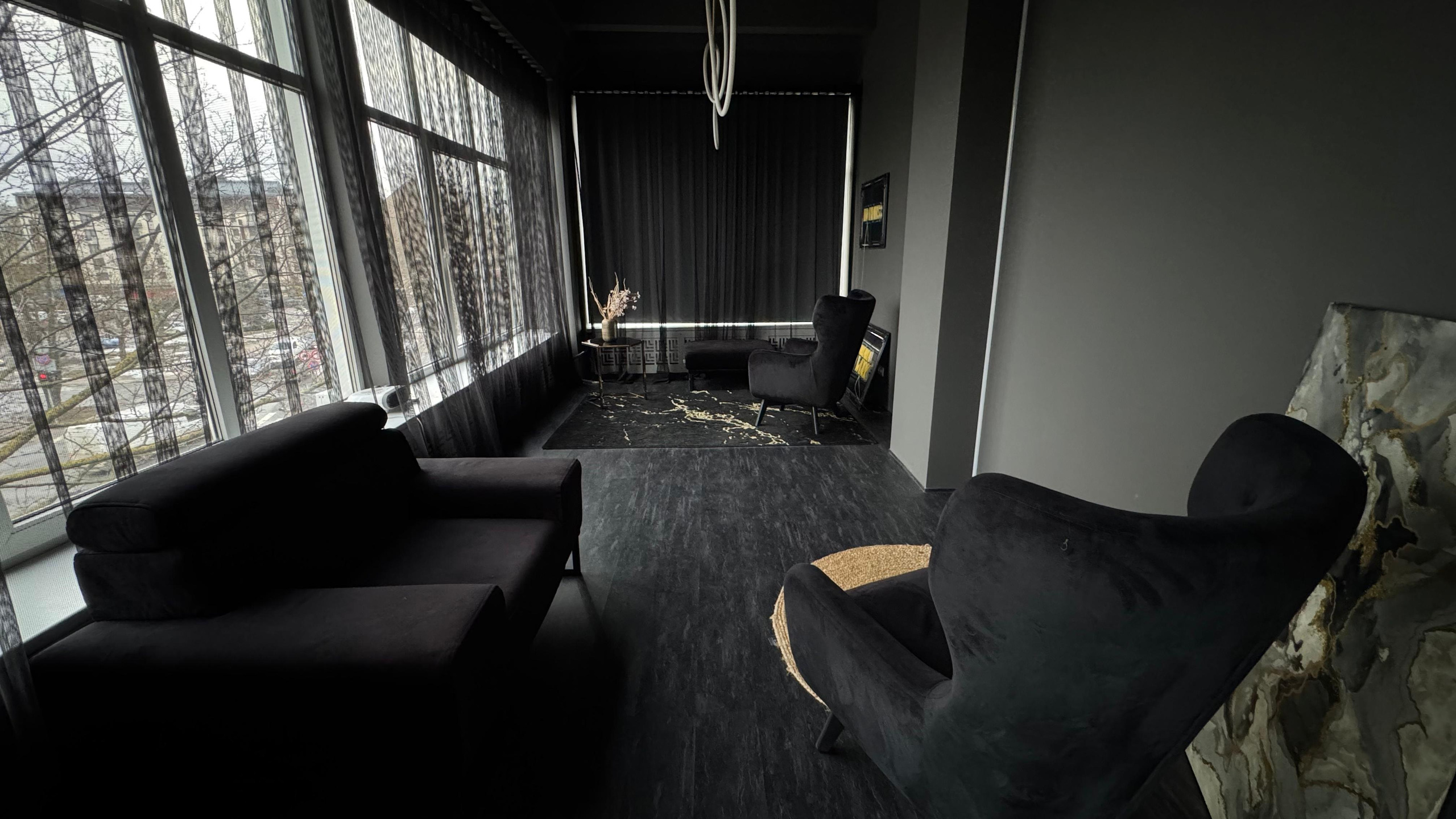 Foto un Video satura studija Rīgā - BRAND STUDIO. Video shooting and creating with phone, iPhone Video School