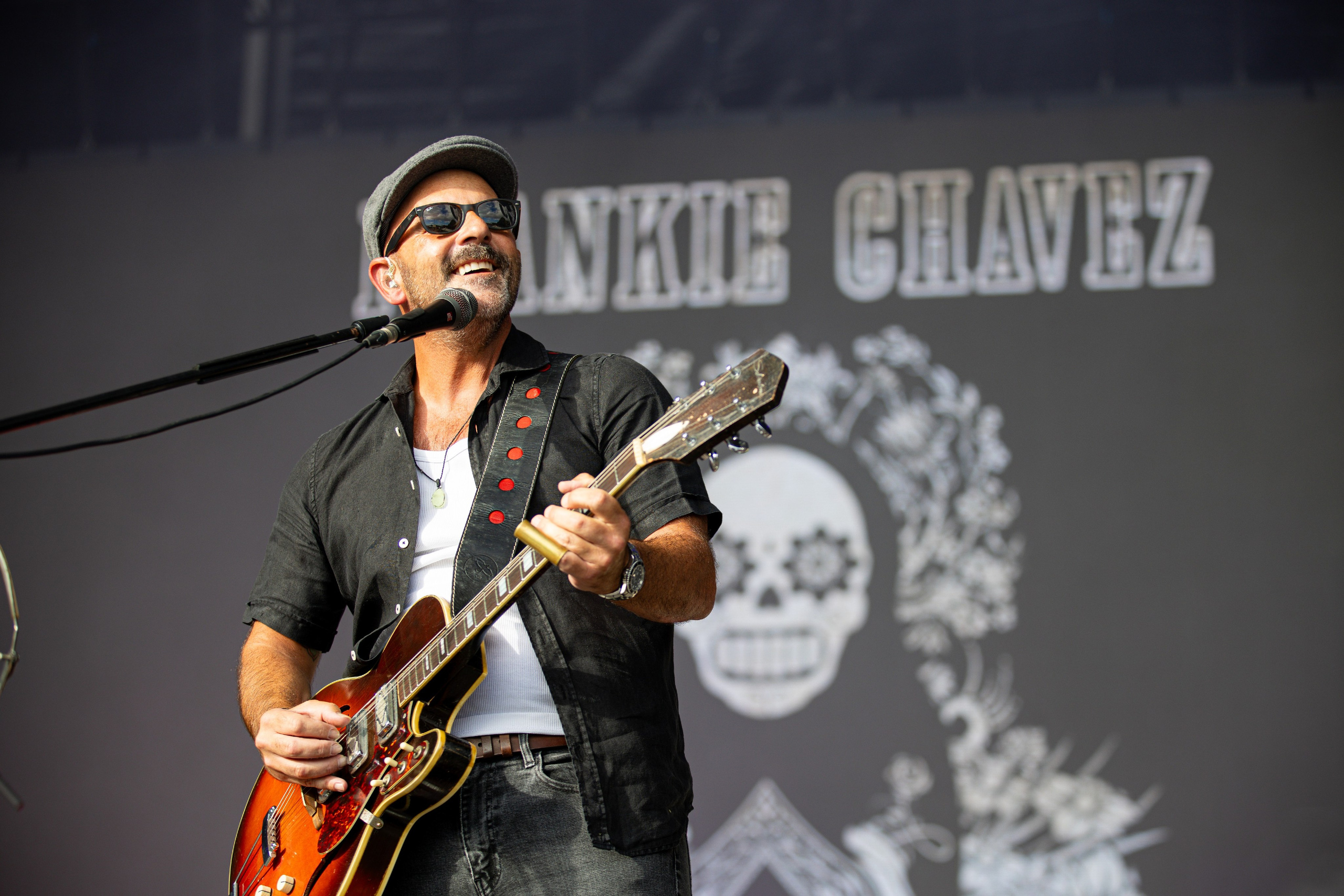 Frankie on The Guitar