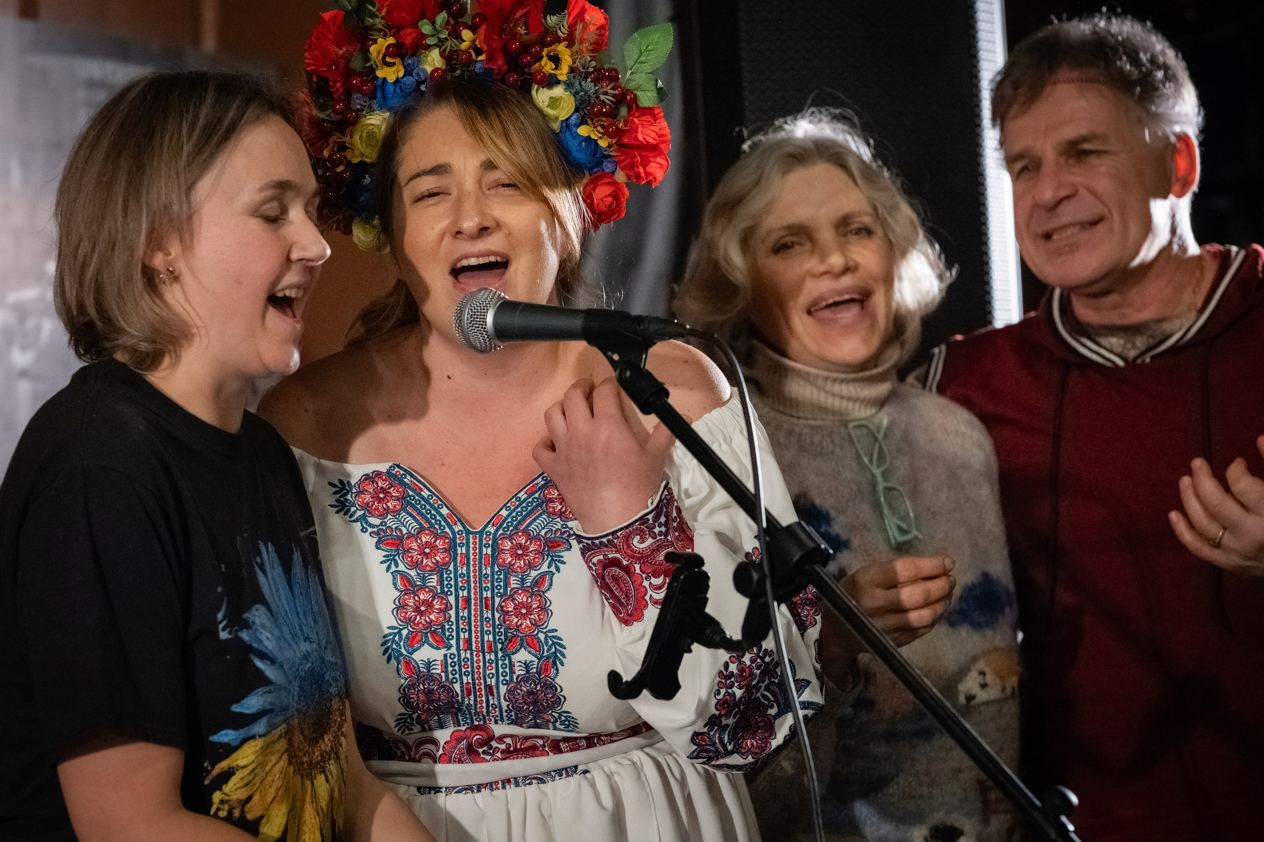 РОЖДЕСТВО / ЖЕНЯ БЕРКОВИЧ. Reportage concert portrait photography in the San Francisco Bay Area