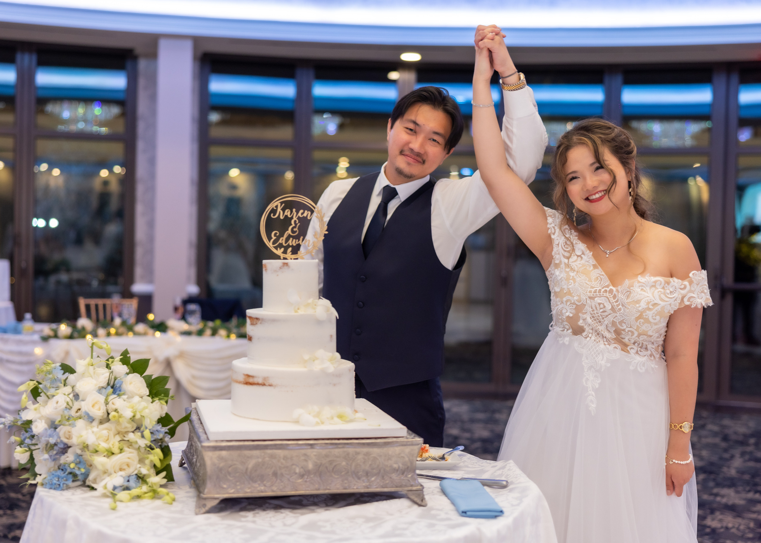 Karen and Edwin. Wedding and Event photography, Kisses + Veil