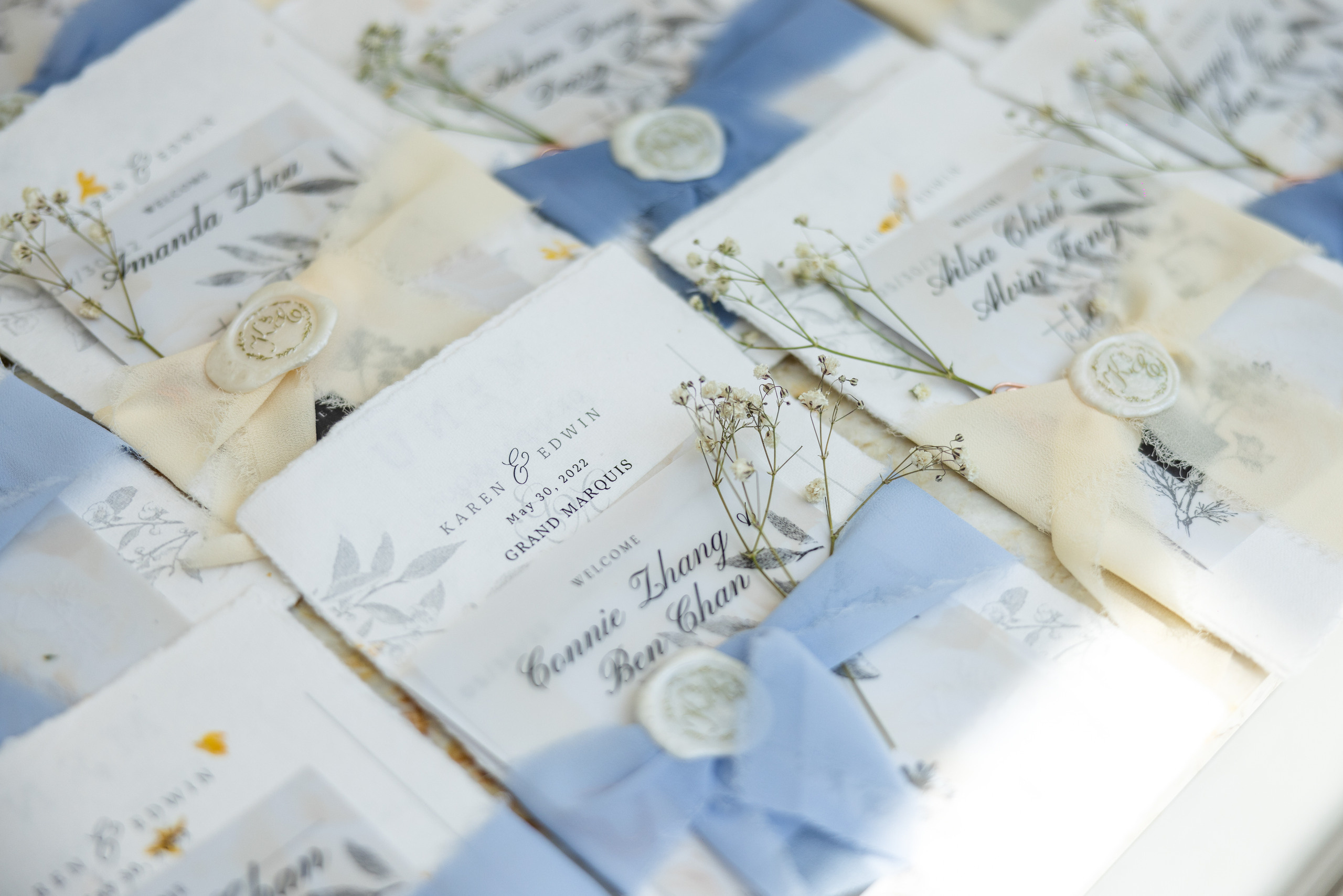 Karen and Edwin. Wedding and Event photography, Kisses + Veil