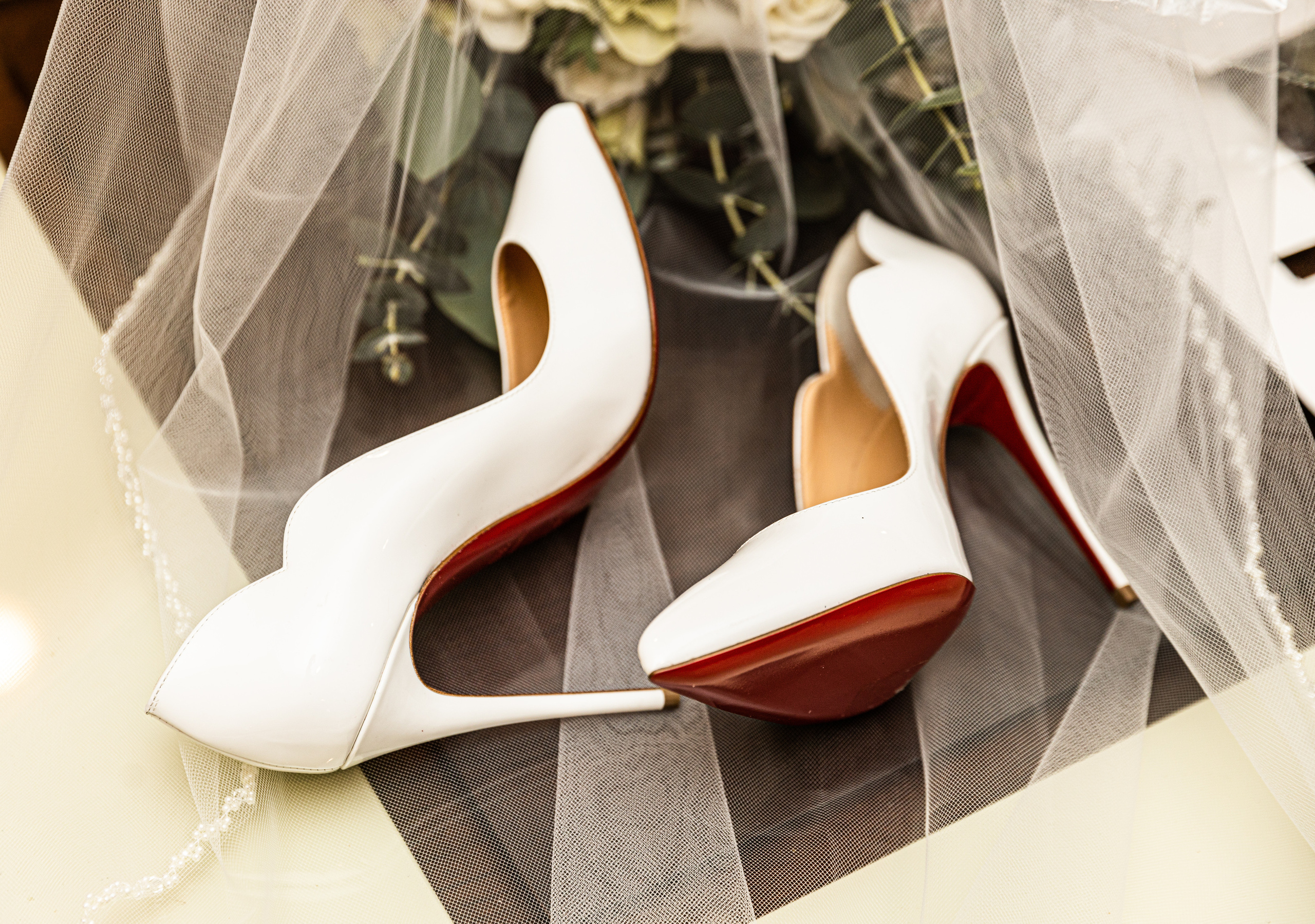 Mr. & Mrs. Burton. Wedding and Event photography, Kisses + Veil