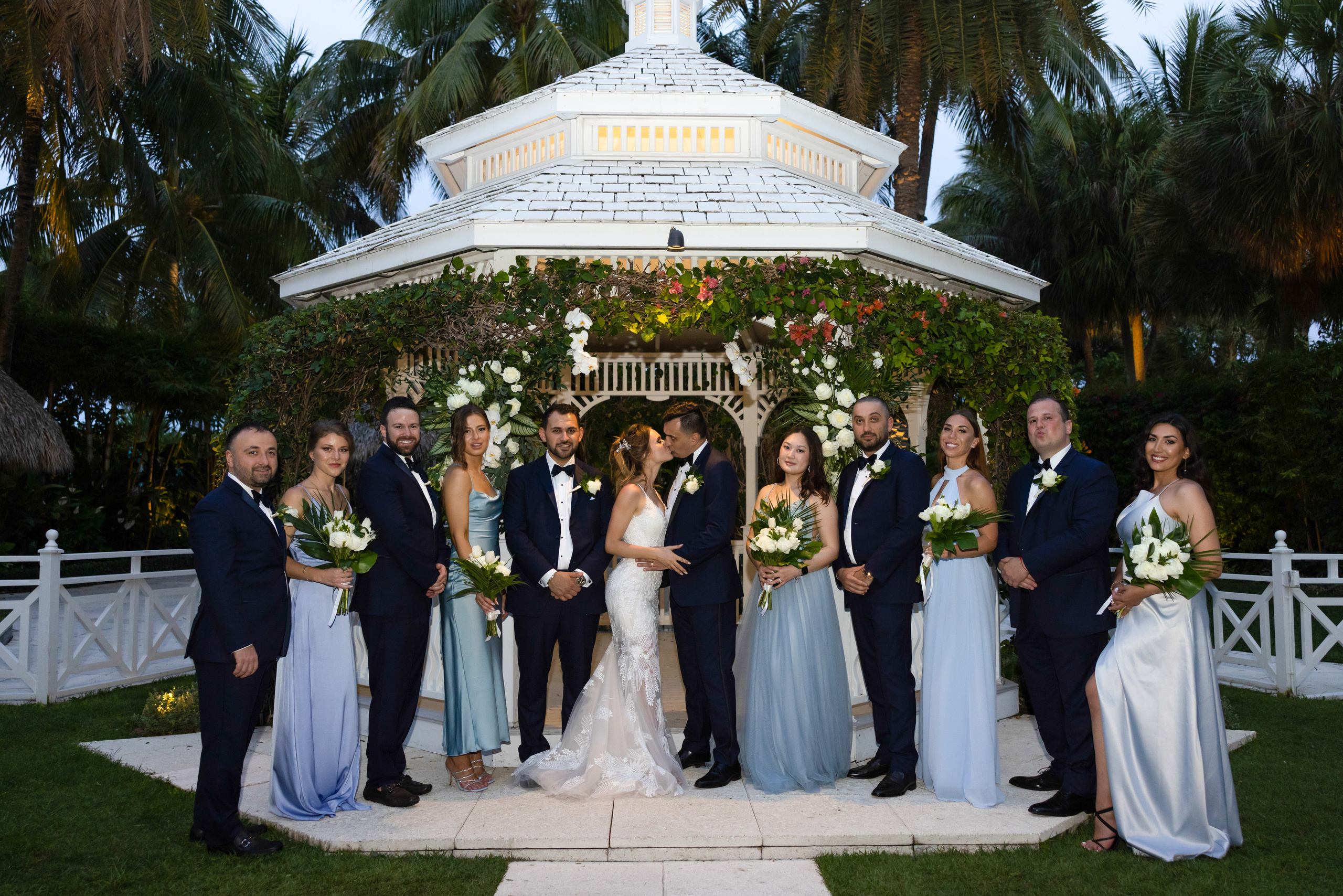 Wedding day: Elizabeth and Ruslan. Wedding and Event photography, Kisses + Veil