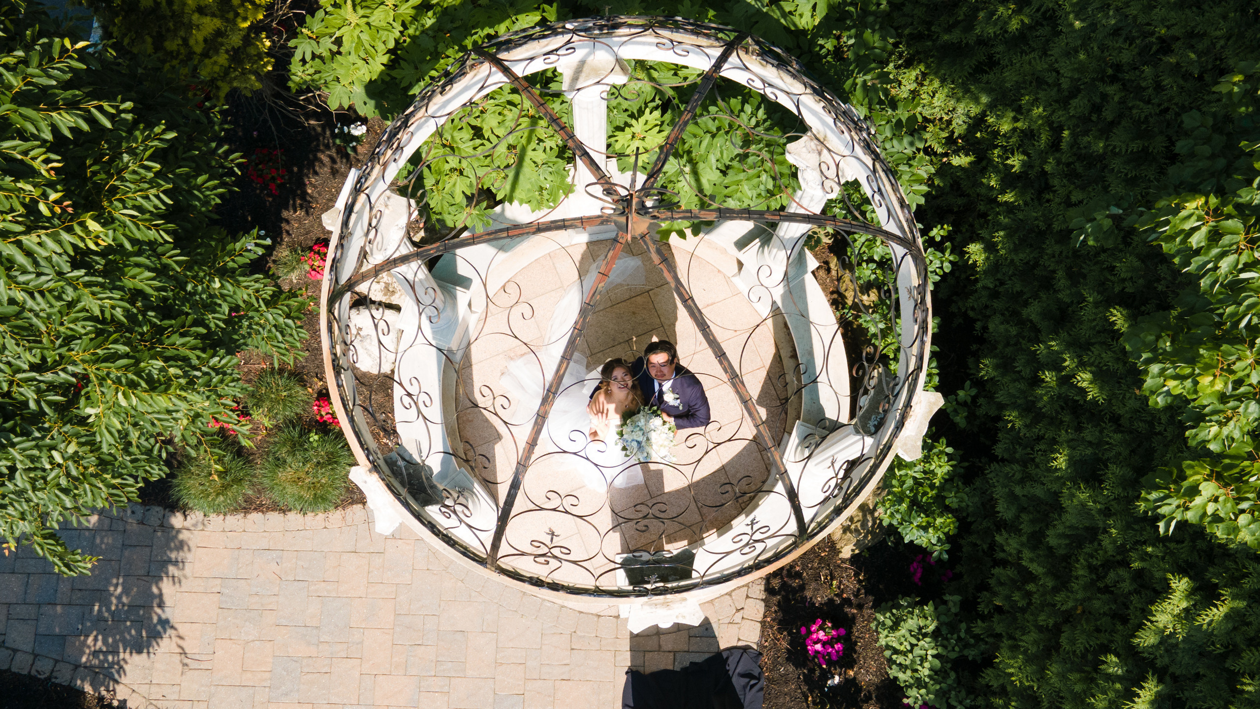 Karen and Edwin. Wedding and Event photography, Kisses + Veil