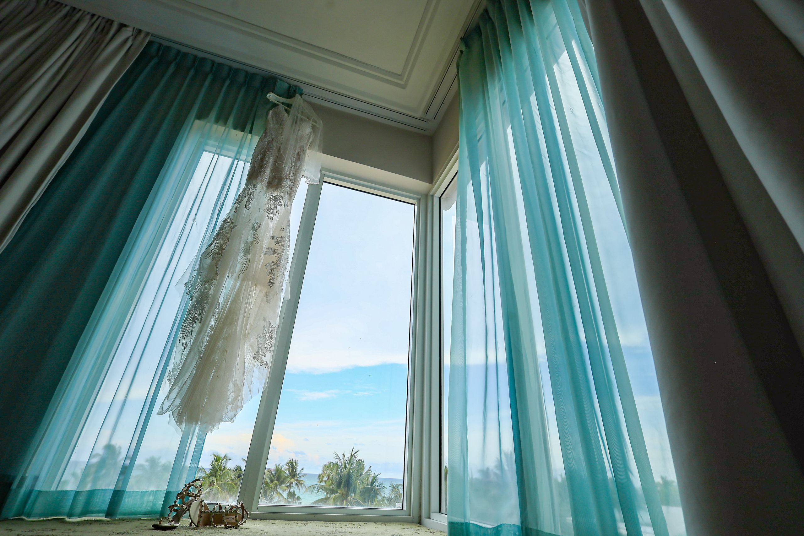 Wedding day: Elizabeth and Ruslan. Wedding and Event photography, Kisses + Veil