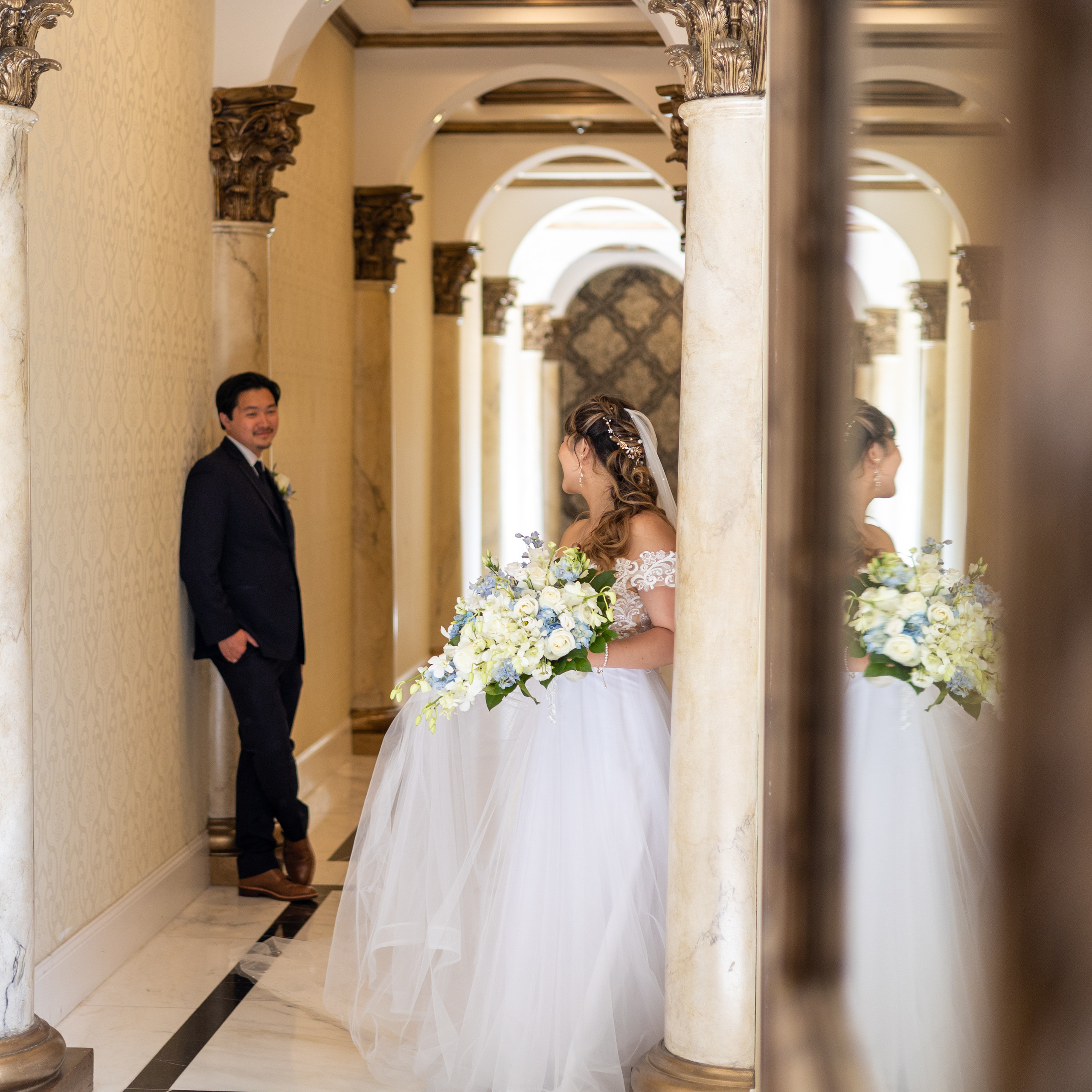 Karen and Edwin. Wedding and Event photography, Kisses + Veil