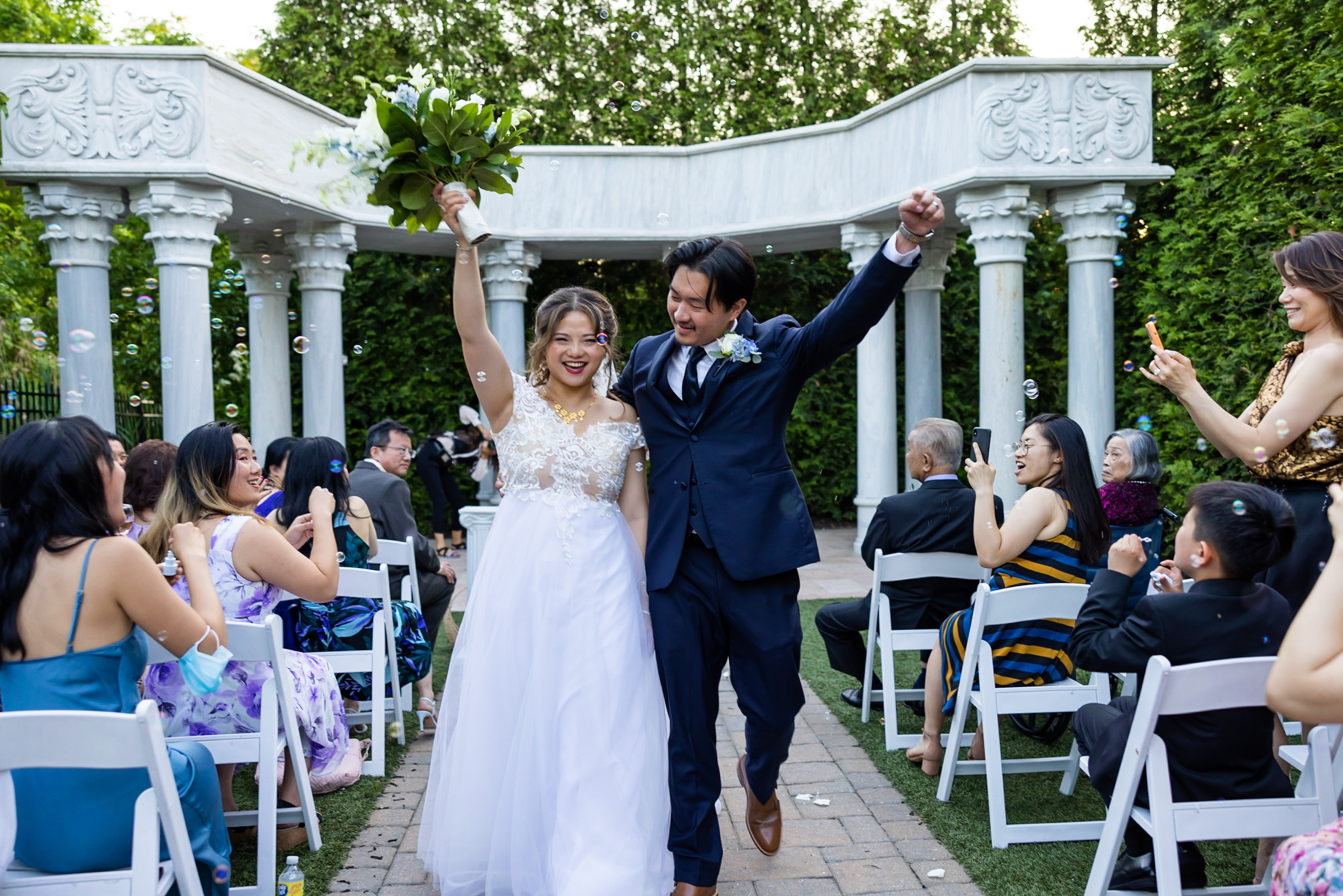 Karen and Edwin. Wedding and Event photography, Kisses + Veil