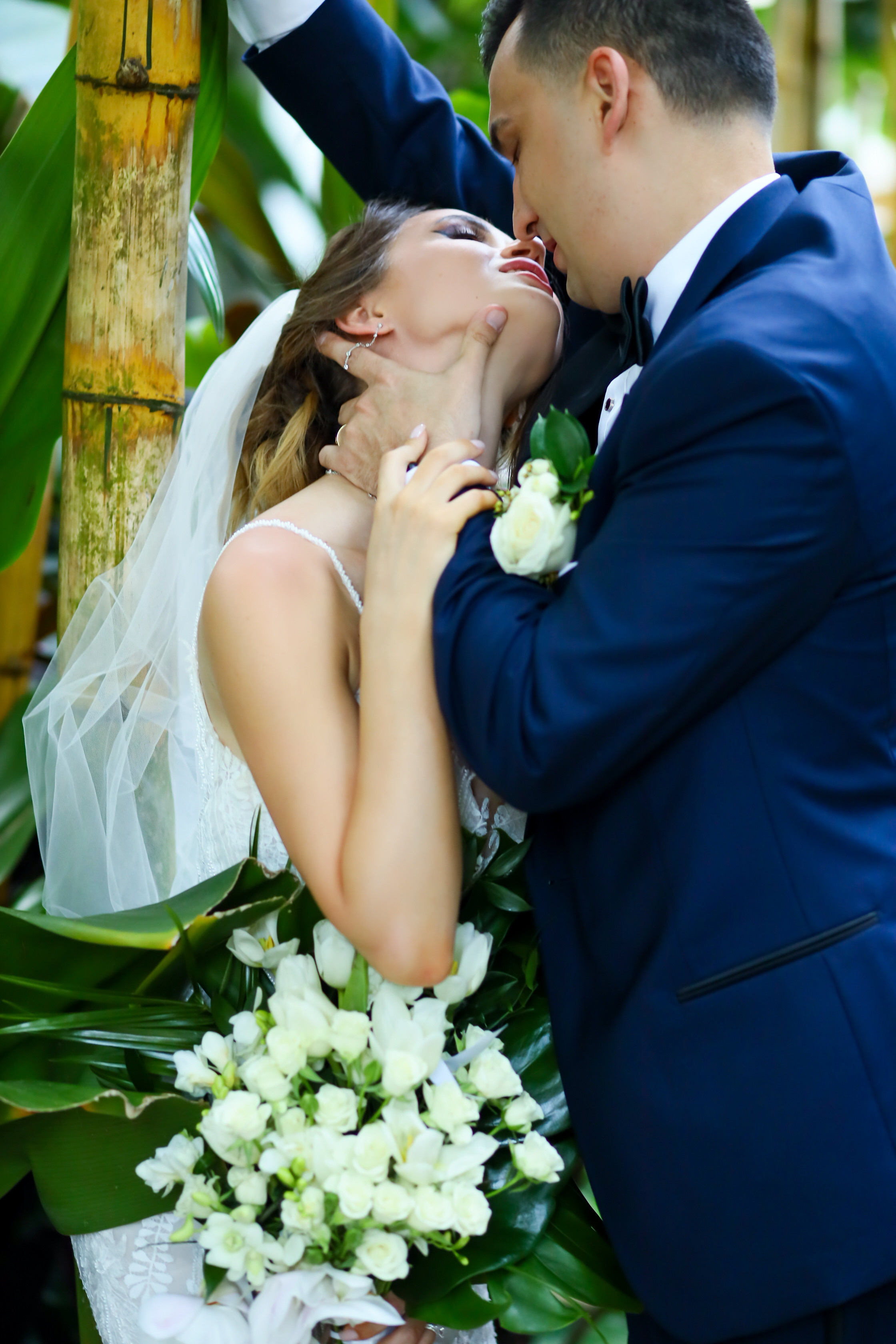 Wedding day: Elizabeth and Ruslan. Wedding and Event photography, Kisses + Veil