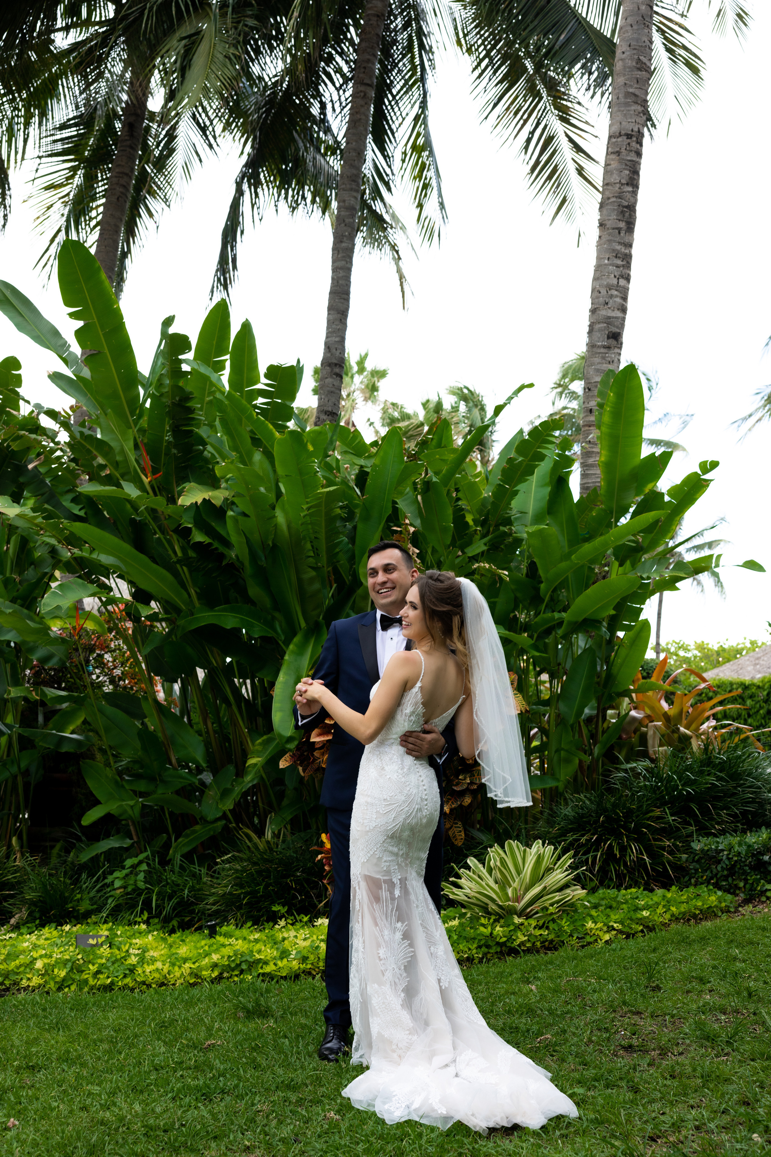 Wedding day: Elizabeth and Ruslan. Wedding and Event photography, Kisses + Veil