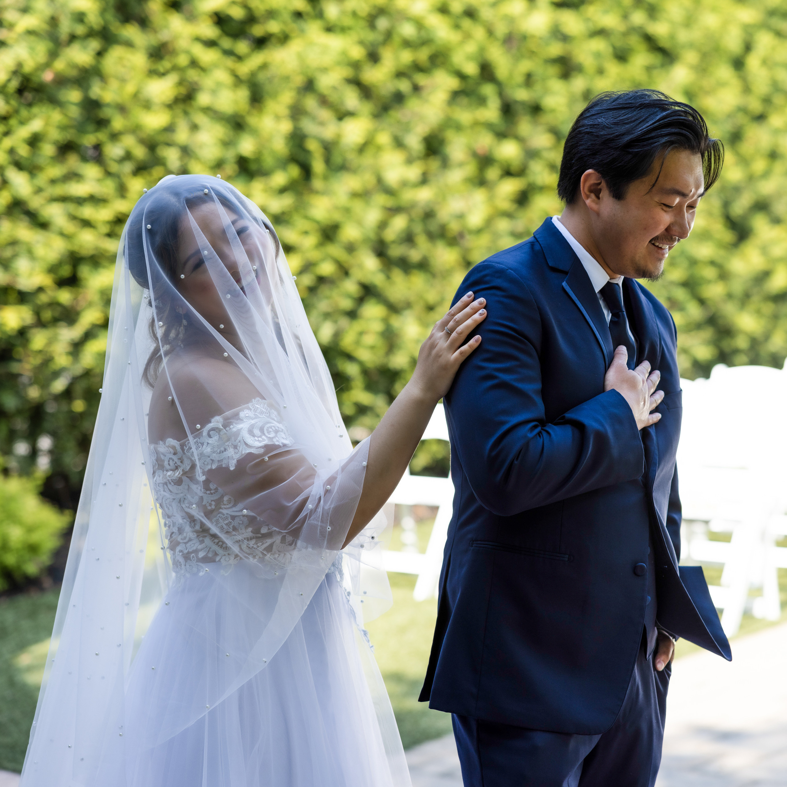 Karen and Edwin. Wedding and Event photography, Kisses + Veil