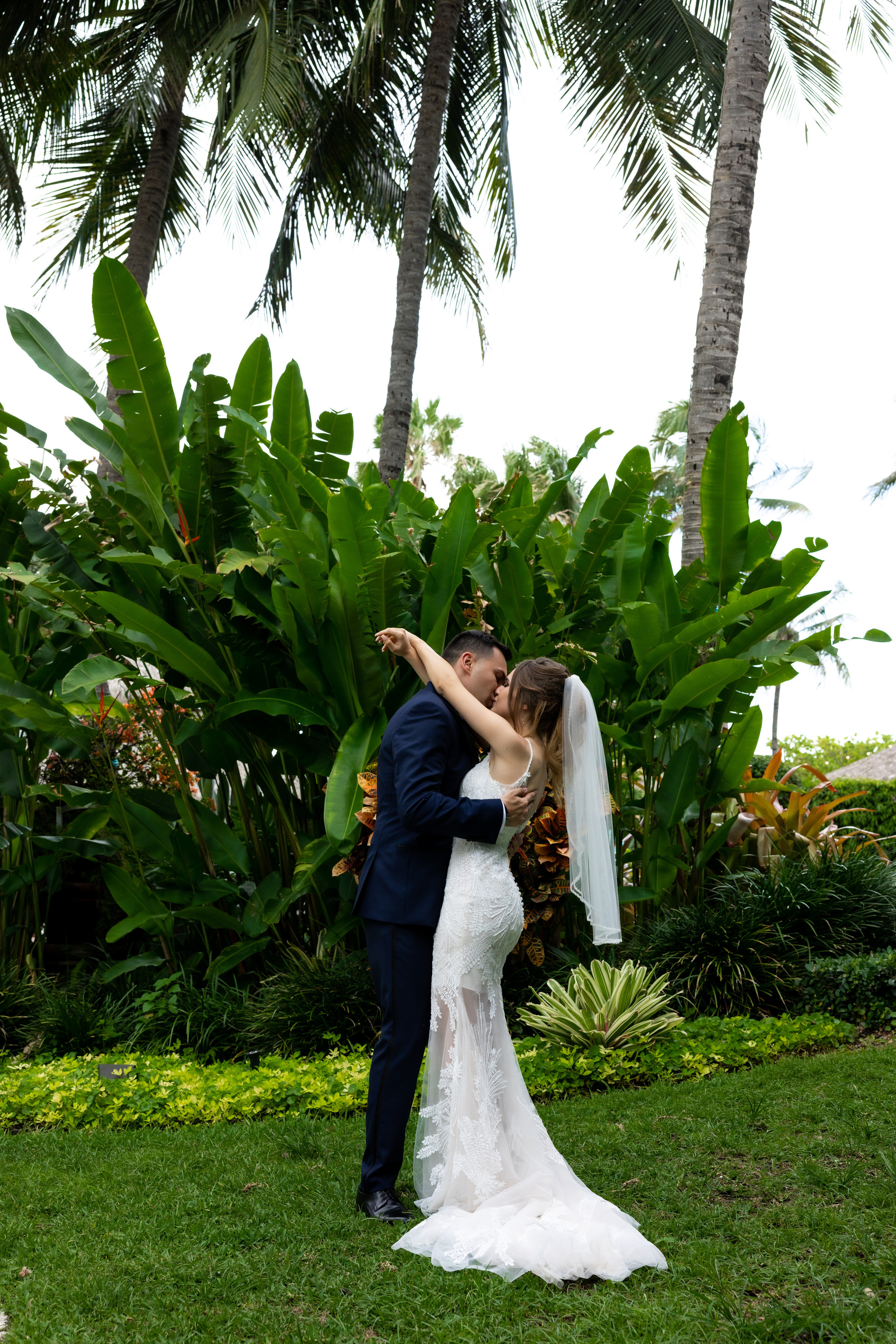 Wedding day: Elizabeth and Ruslan. Wedding and Event photography, Kisses + Veil