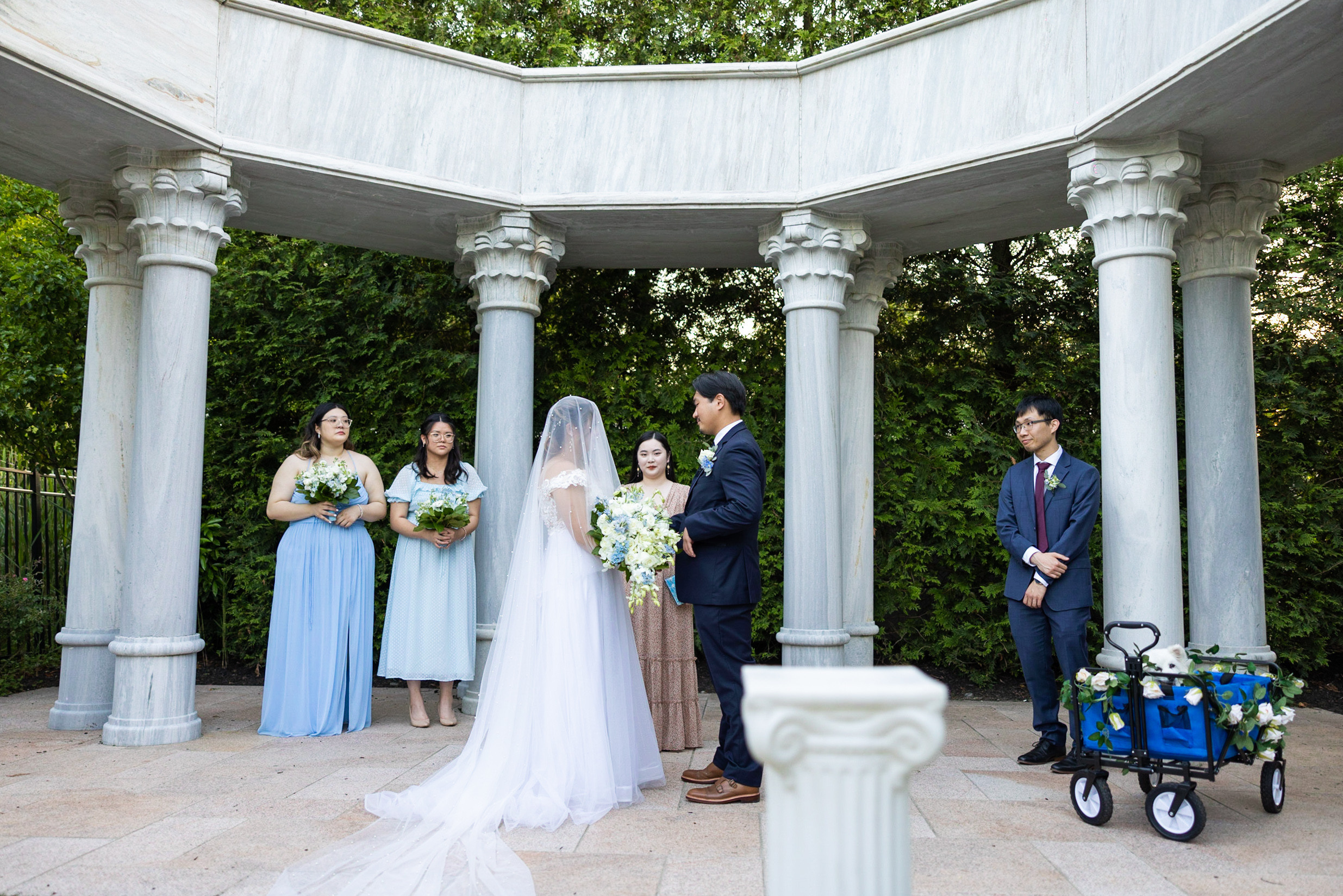 Karen and Edwin. Wedding and Event photography, Kisses + Veil