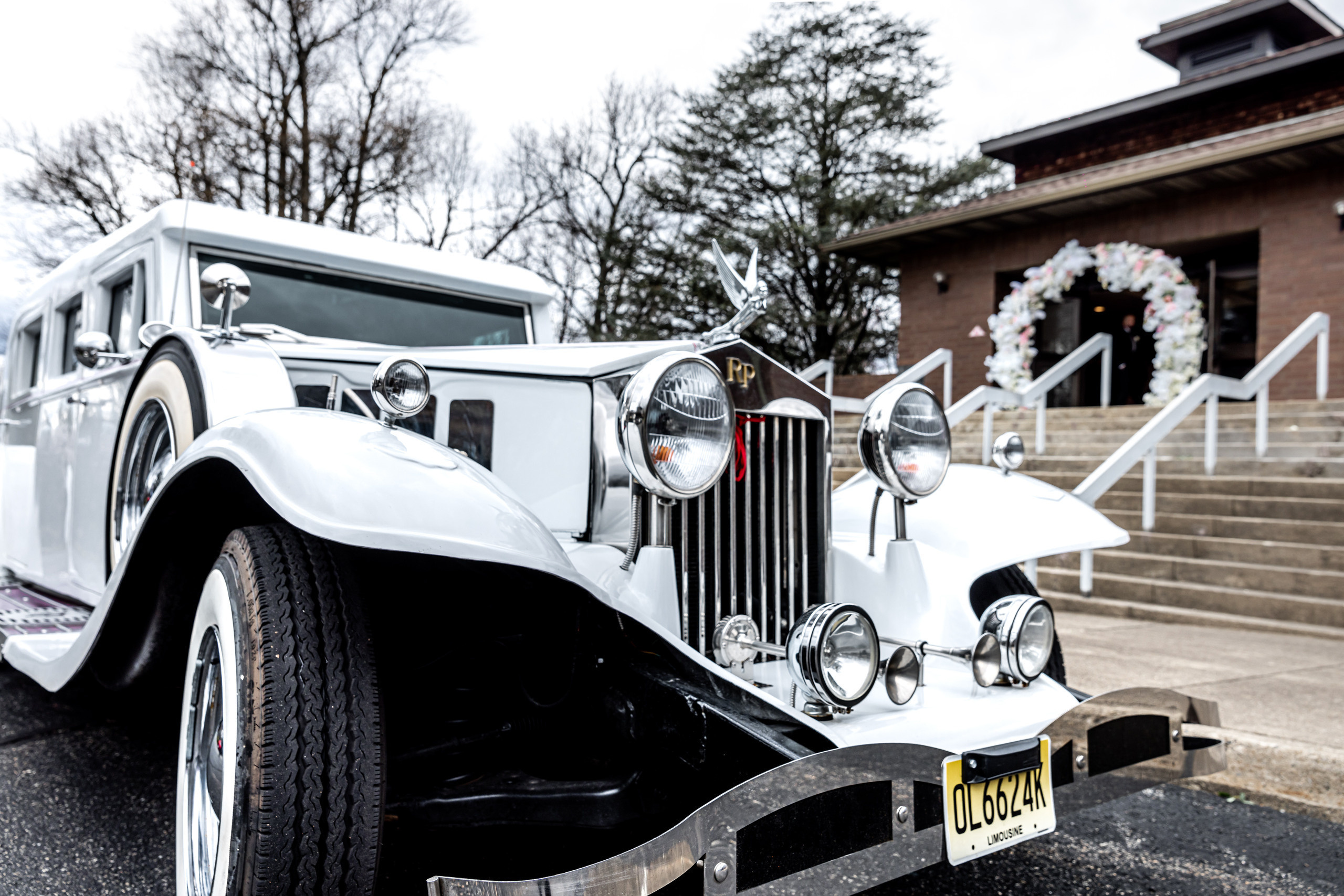 Natalie and Ghasan. Wedding and Event photography, Kisses + Veil