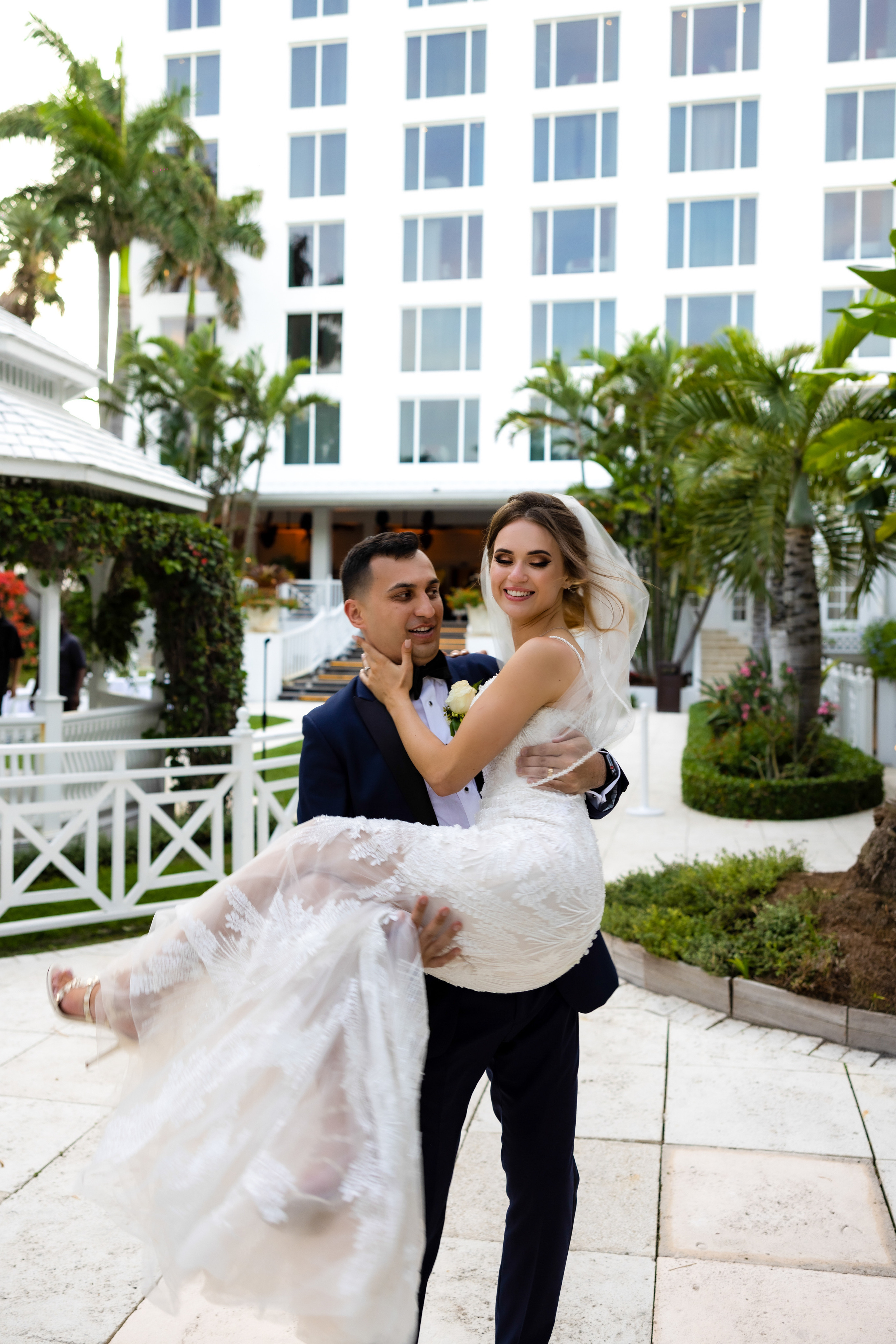 Wedding day: Elizabeth and Ruslan. Wedding and Event photography, Kisses + Veil