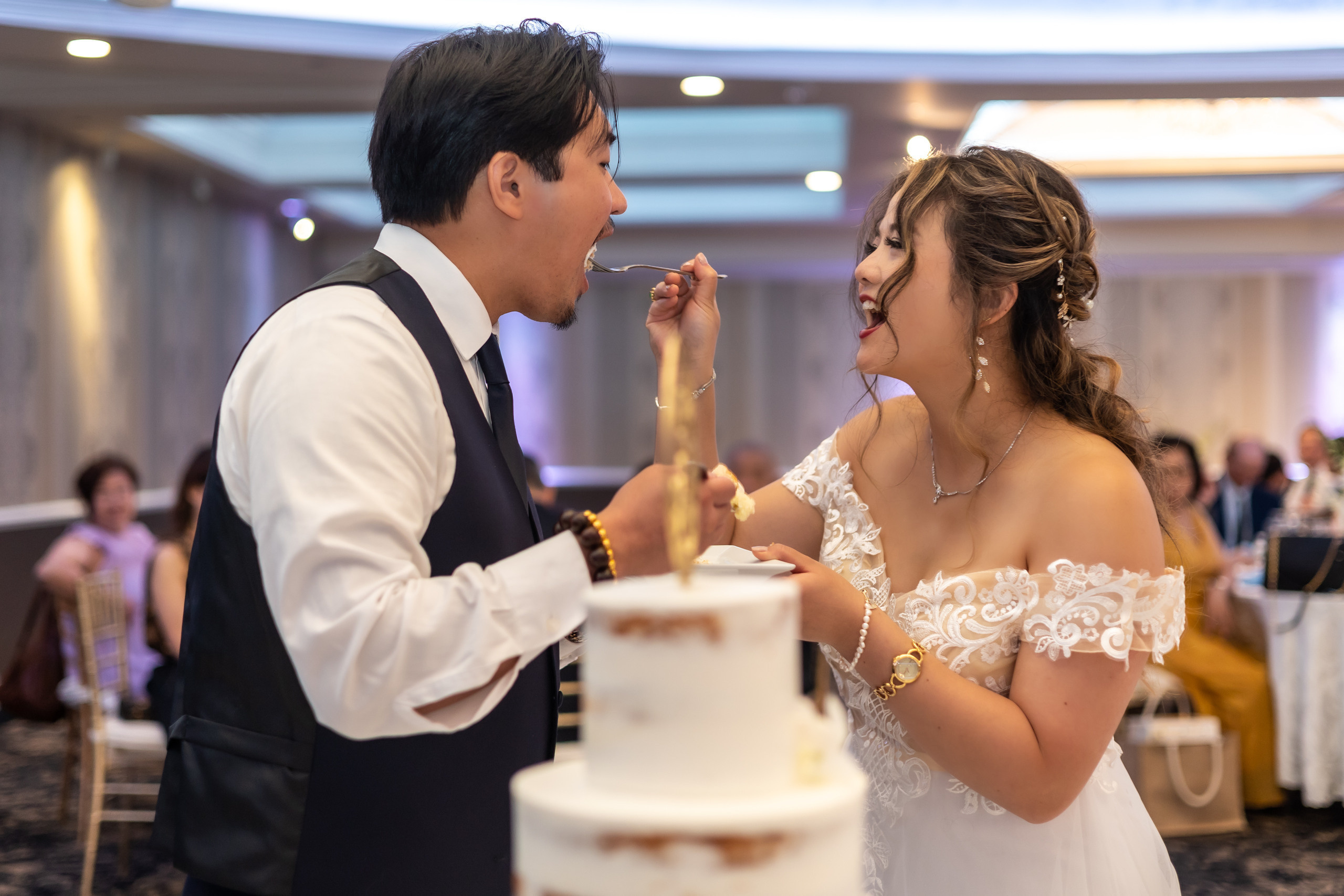Karen and Edwin. Wedding and Event photography, Kisses + Veil