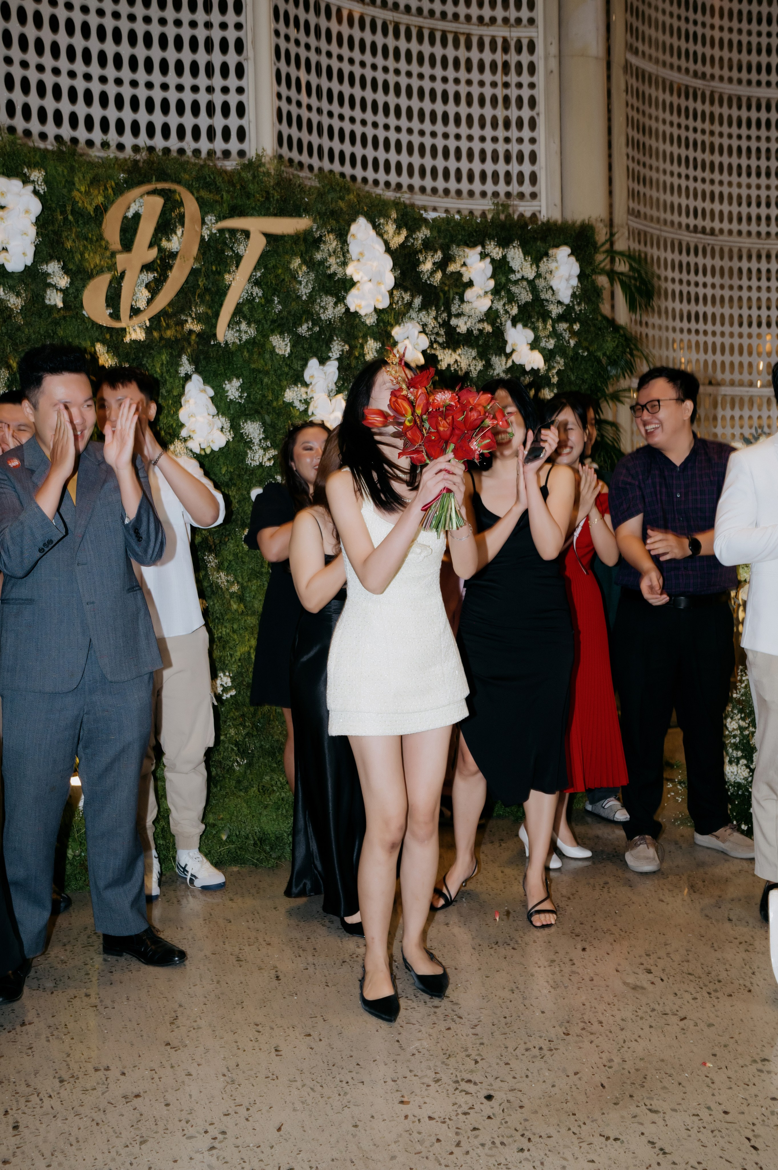 DAT & TU / Wedding Party. Saigon Wedding Present | Art Beyond Moments