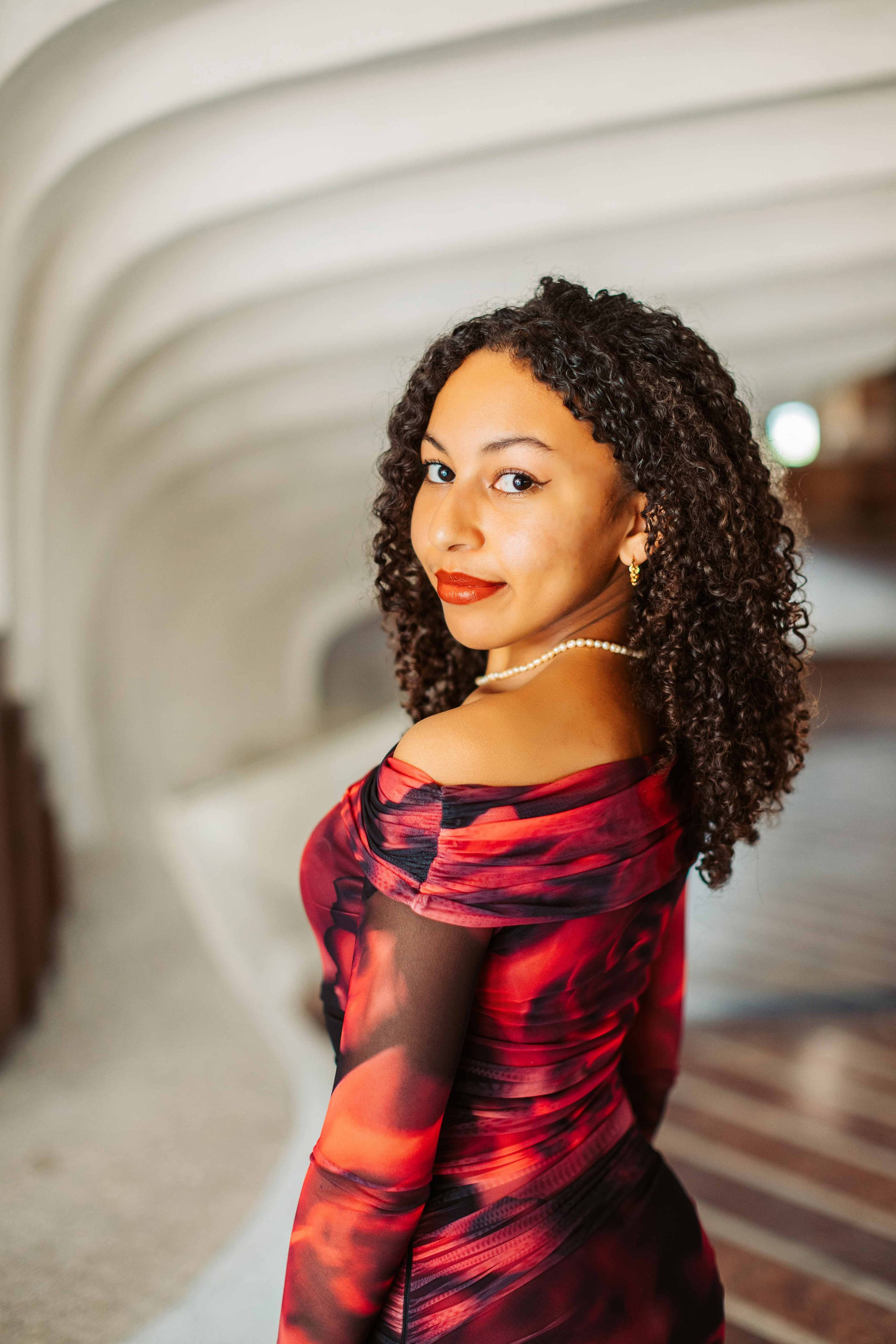 12C — Unirea. Contrast Studio