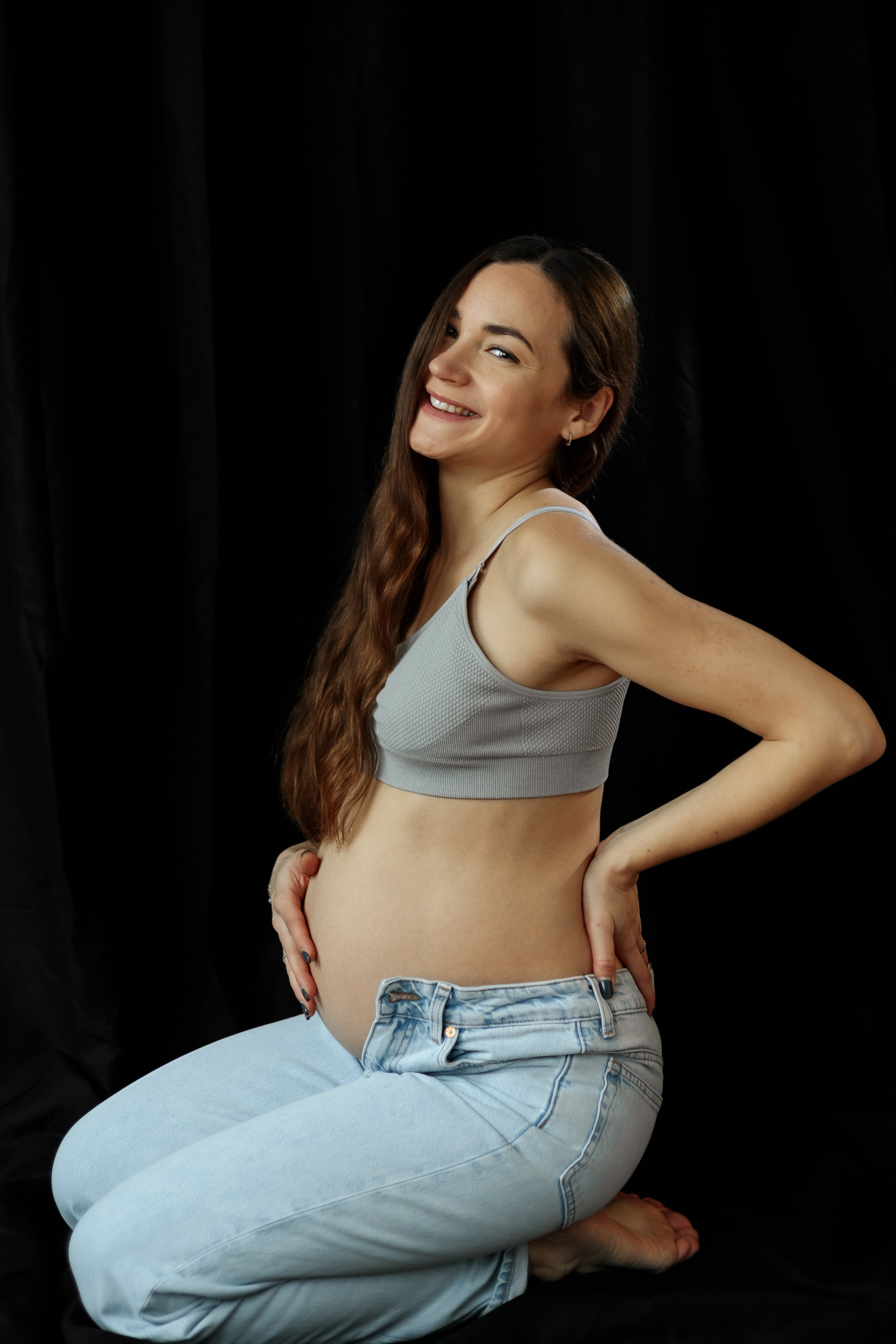 Pregnancy shooting at home. Elena Gorobets. Photographer in Zagreb