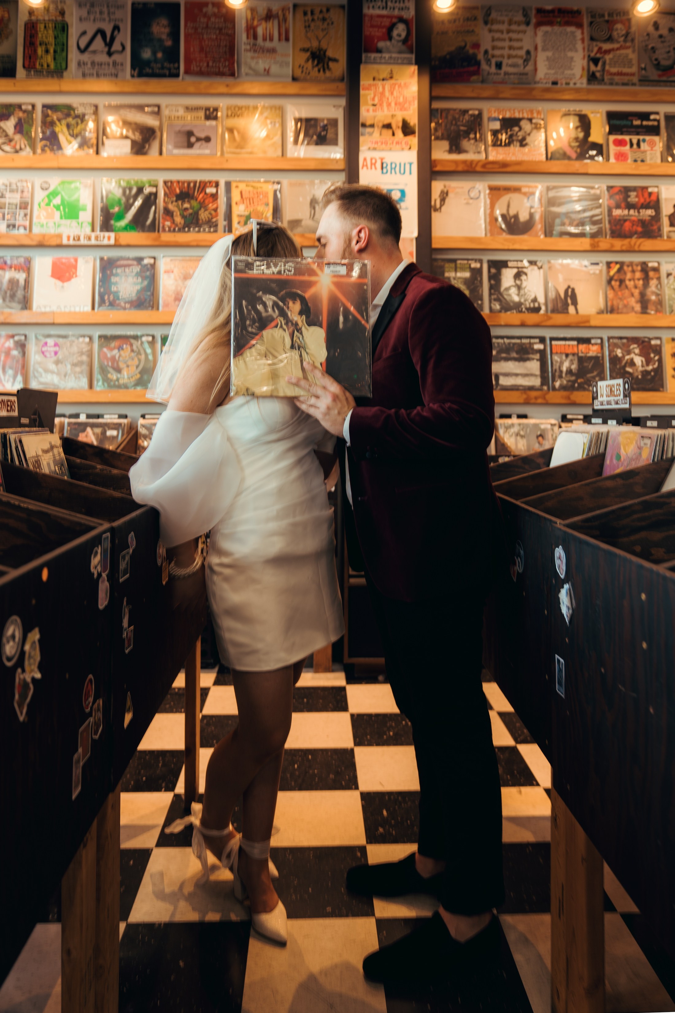 Madison&Ryan. Wedding & elopement photographer Viktoriya Kravtsov. Las Vegas