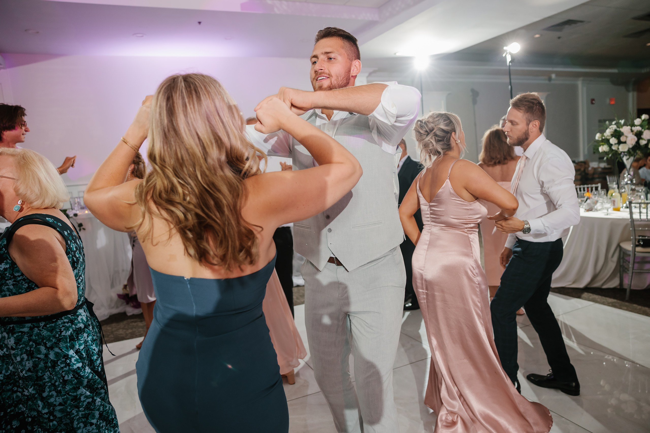 31.08.2024 Wedding. Wedding family event photographer in Chicago Nick Yushevich