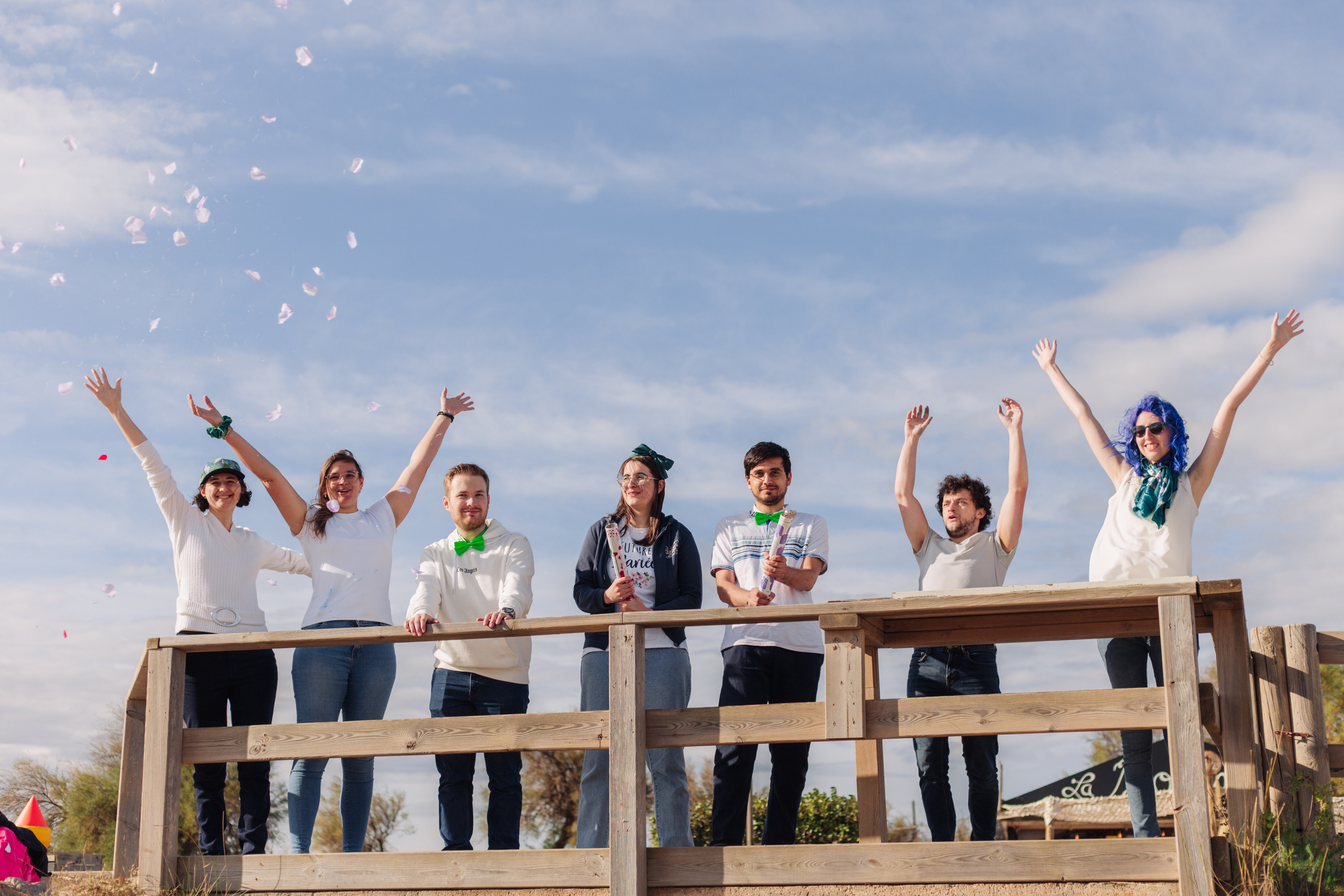 Séance Photo EVJF à Gruissan: Des Souvenirs Inoubliables sur la Plage des Chalets. Photographe professionnelle à Poitiers, Tours et Châtellerault | Studio photo entre Poitiers et Tours – portraits, familles, entreprises, ma