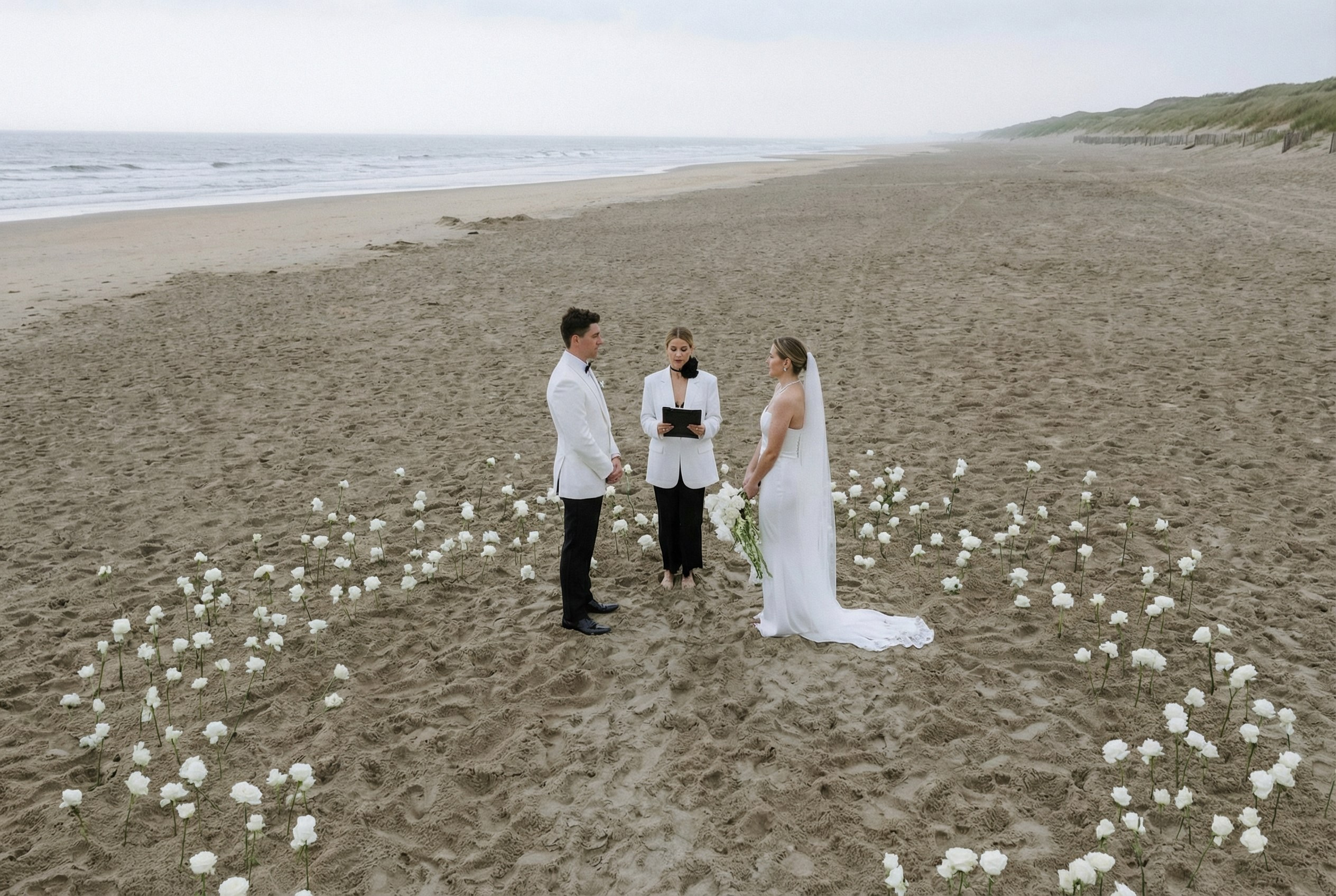 Anastasia & Alex (Freie Trauung am Meer in Holland - nur zu zweit). Hochzeitfotografin Düsseldorf, NRW Nadja Holzmann