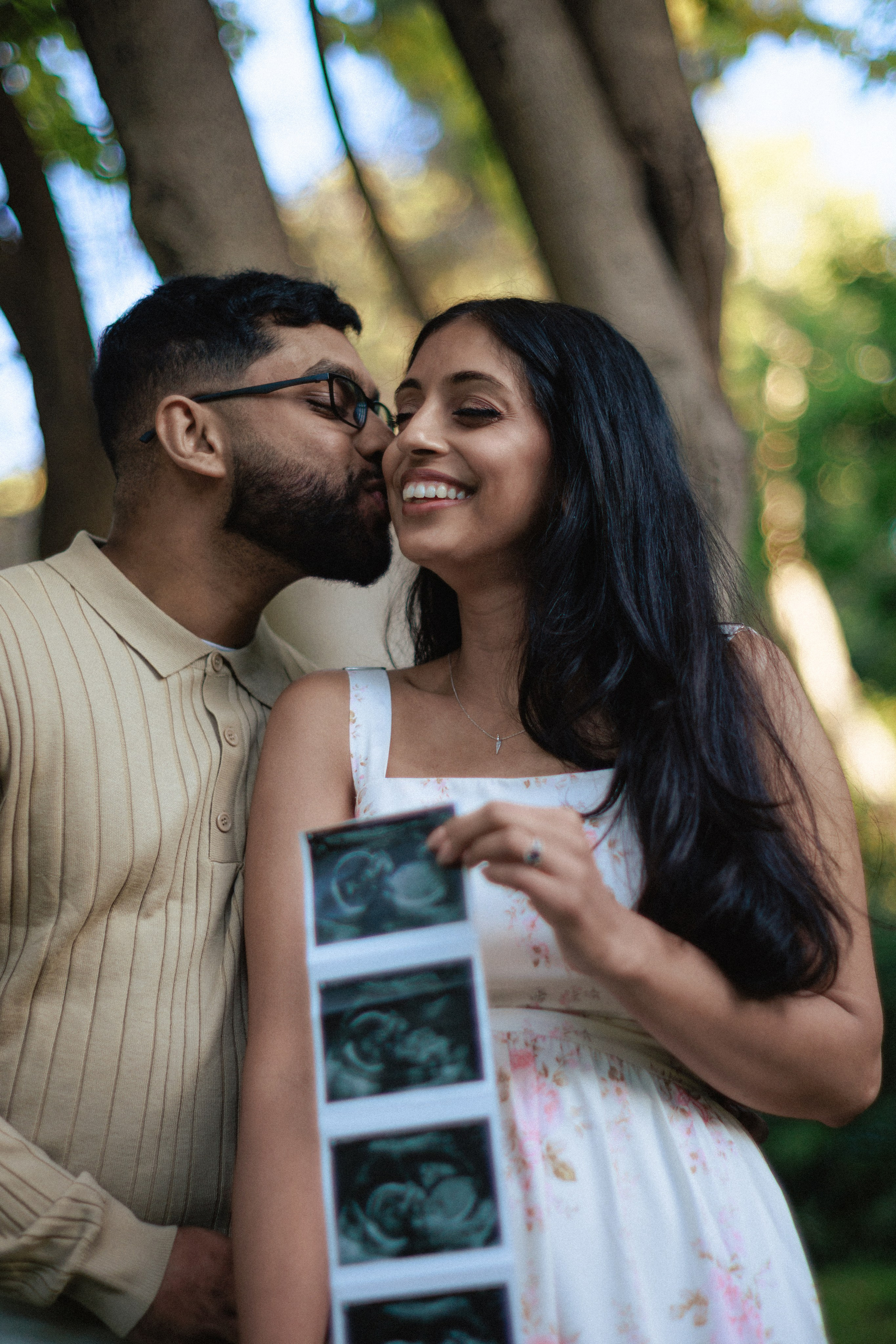 Jefin and Millie’s announcement. Photographer in Greece Kristina