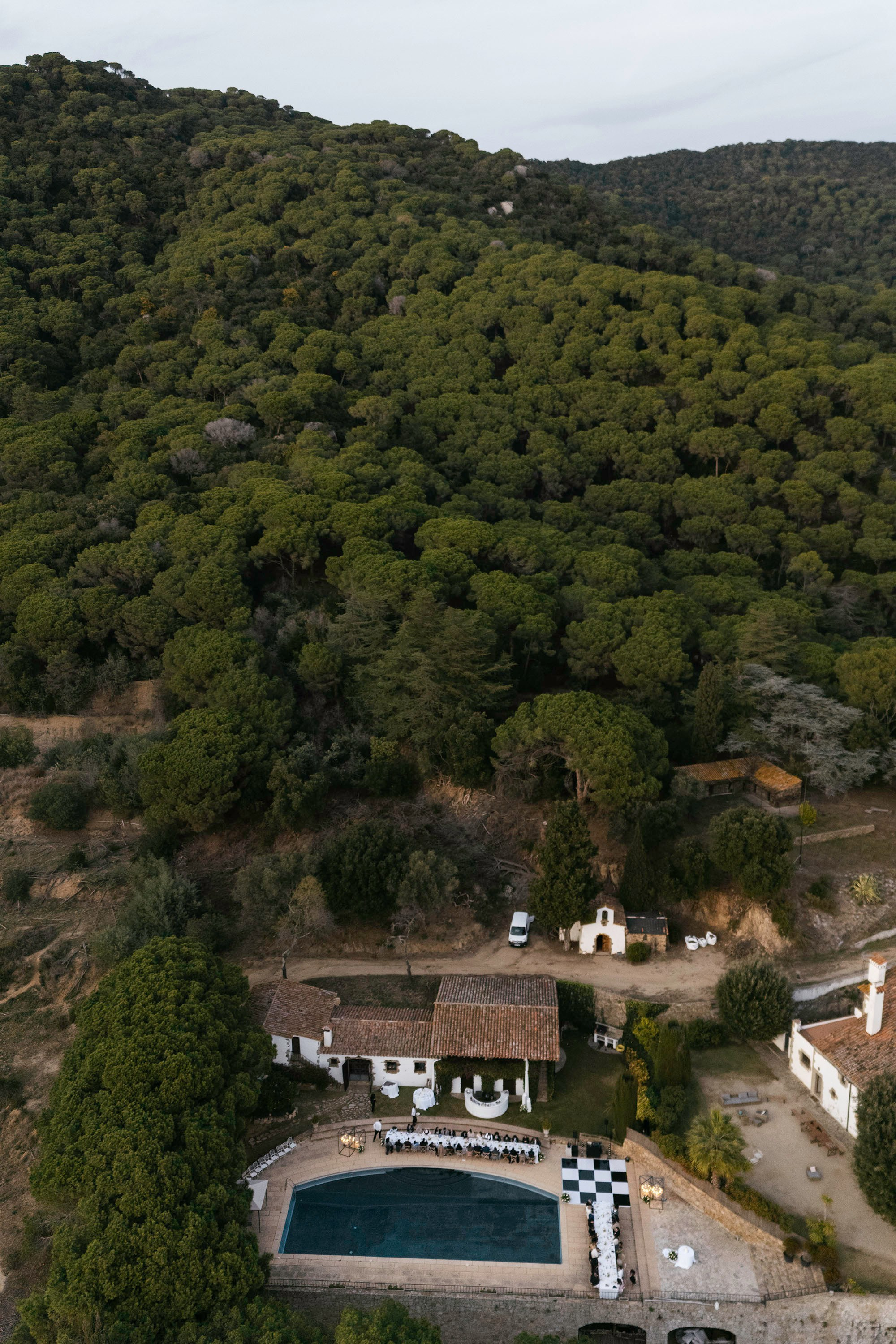 Donielle and Edwin. Fotógrafos de bodas de destino y creadores de contenido con base en España