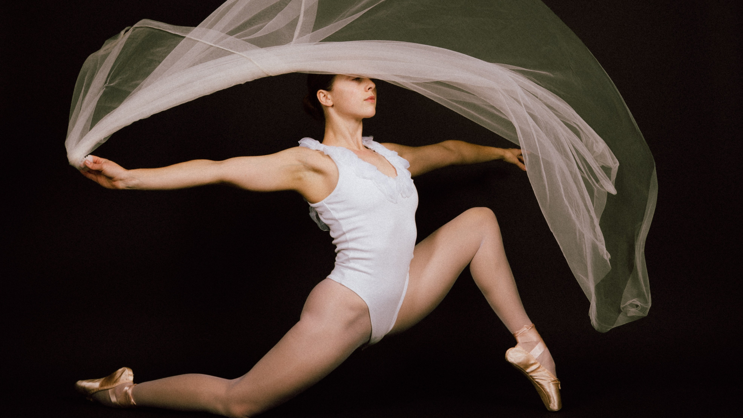 Flow. Alina Romanova | Creative & Fashion Photographer Hamburg