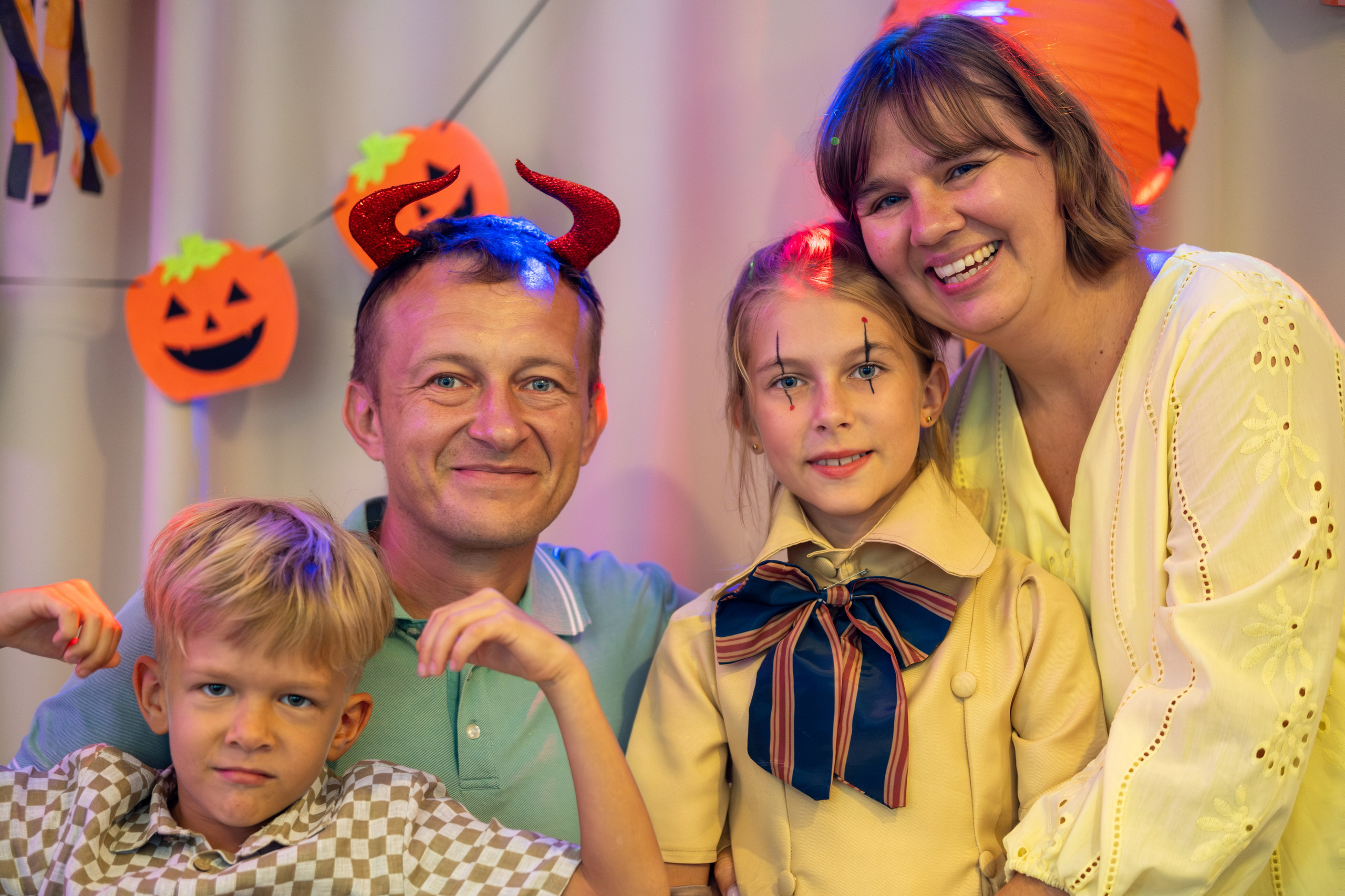 HalloWeen in Mom To Be. Graytail Photo