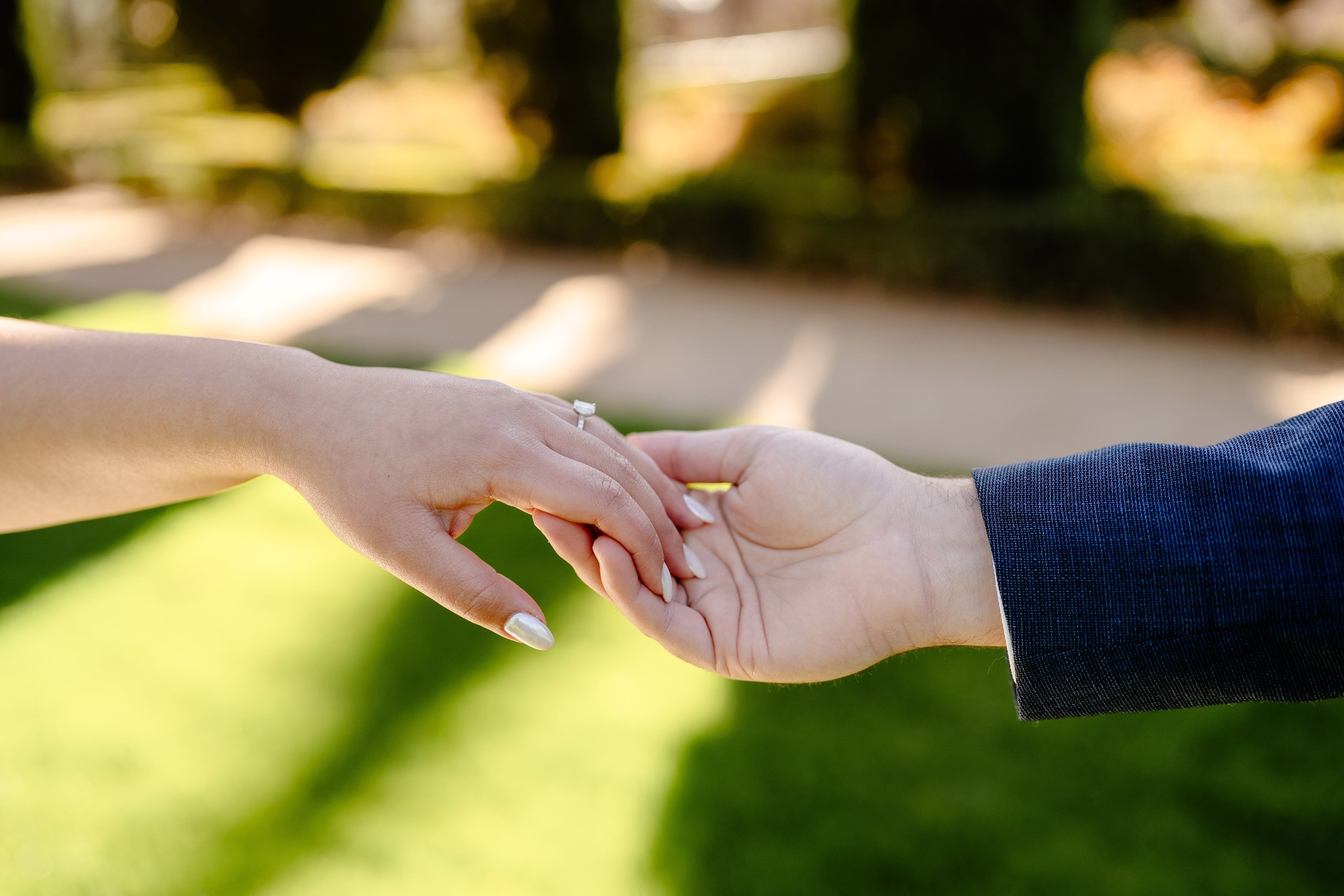 Engagement photoshoot in Madrid, El Capricho. Madrid Photographer for Proposals, Engagements & Families | Anya Petrova