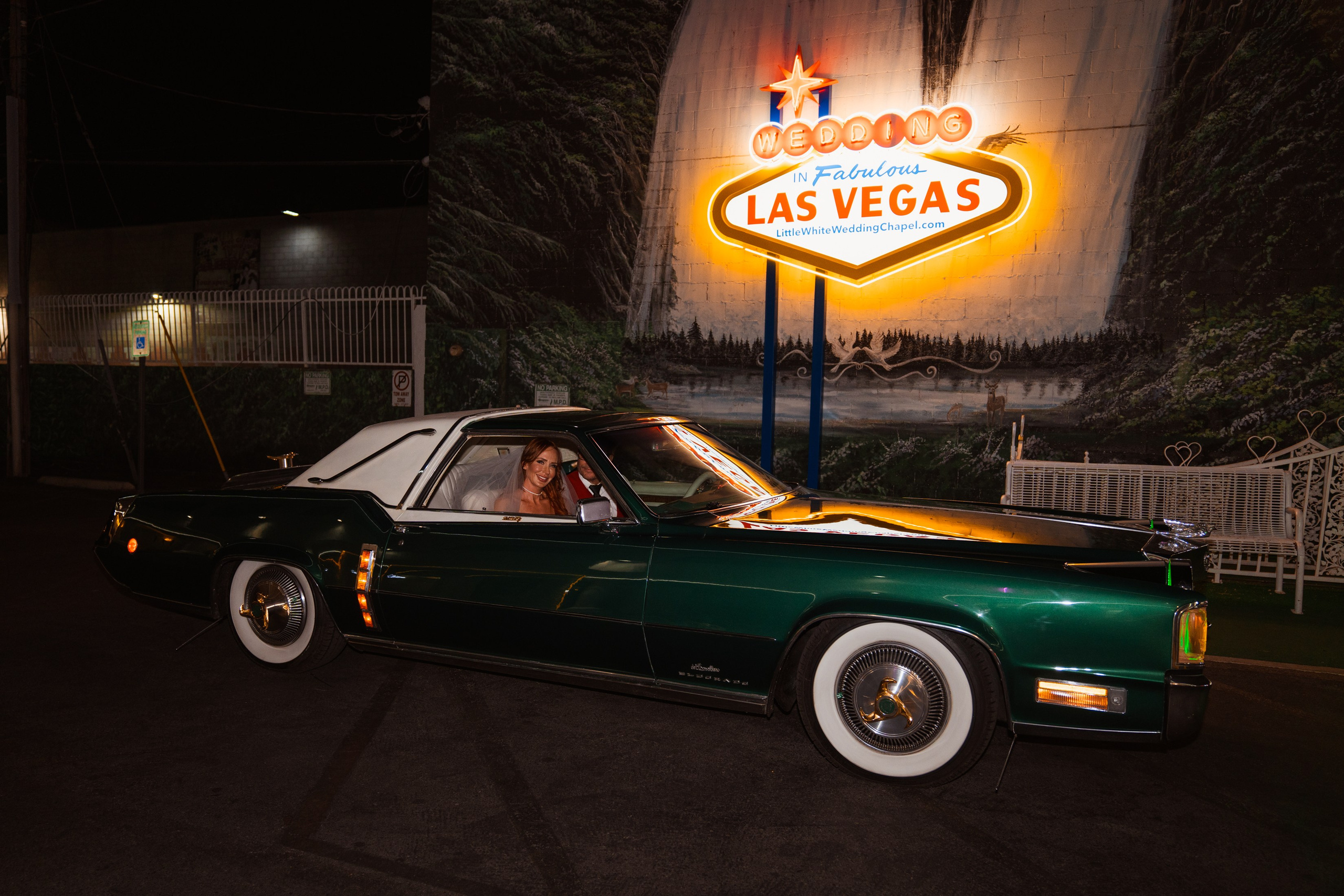 Rebecca&Todd. Wedding & elopement photographer Viktoriya Kravtsov. Las Vegas