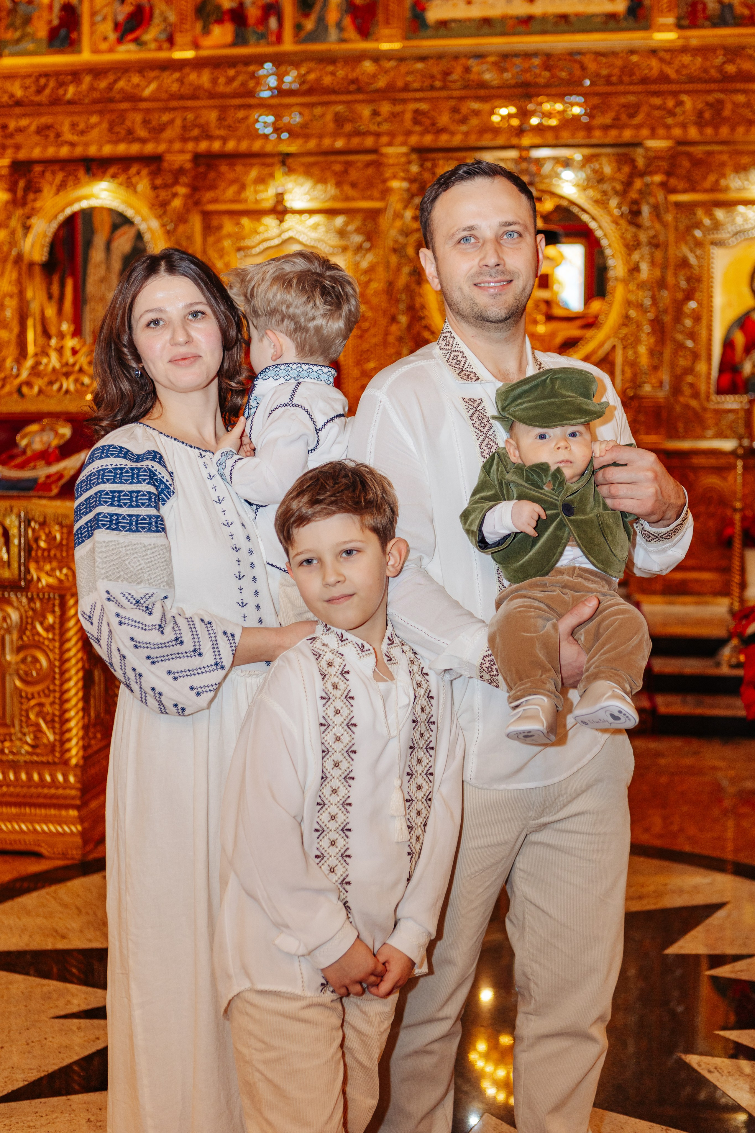Botezul micuțului Matteo. Cristina Andronache fotograf Brașov fotograf de familie fotograf de nunta Brașov