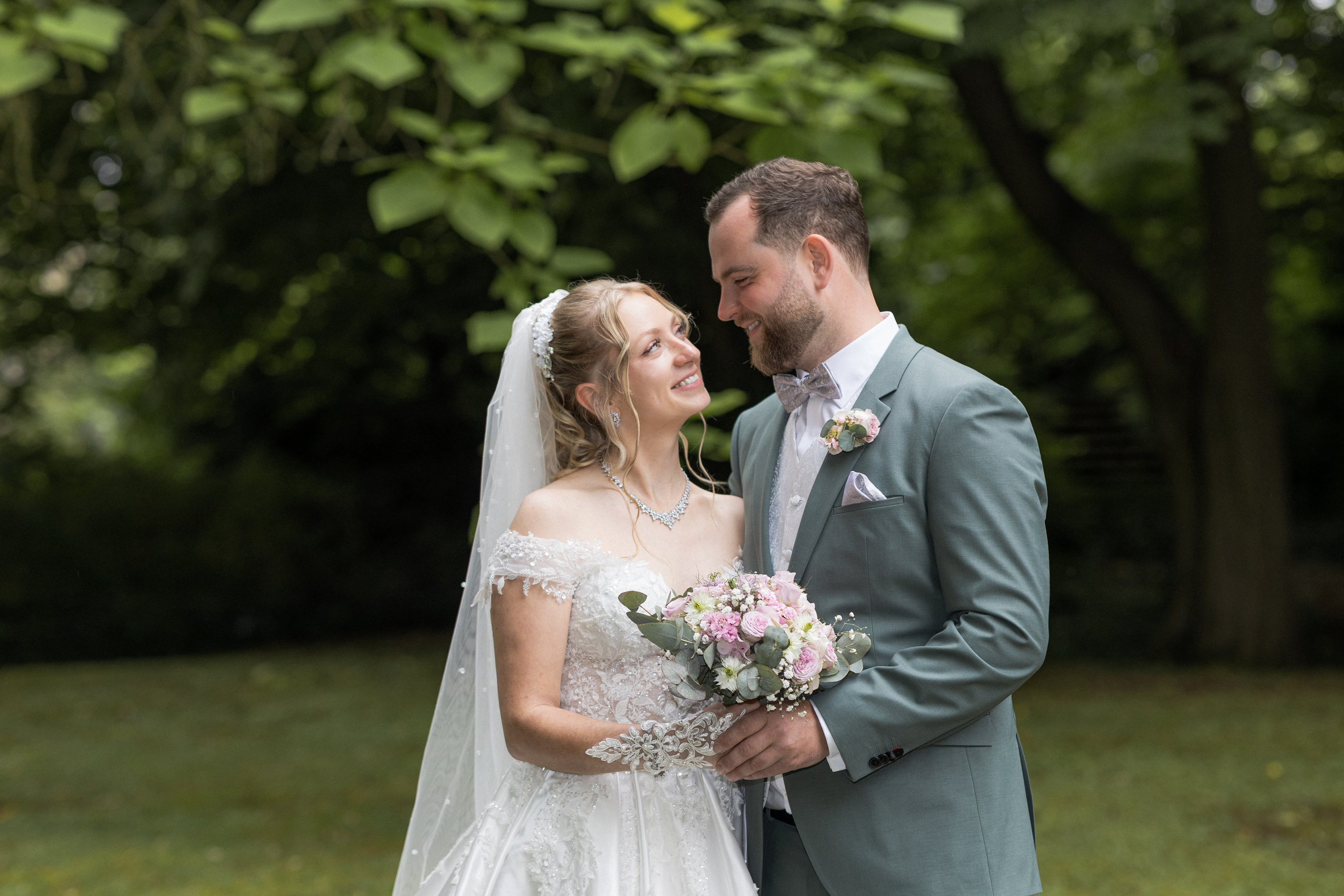 Hochzeit im Schloss Detmold – Kreatives Hochzeit Fotoshooting & Emotionale Hochzeitsreportagen!. Hochzeitsfotografin in Gütersloh | Authentische Hochzeitsreportagen | TK Photographie