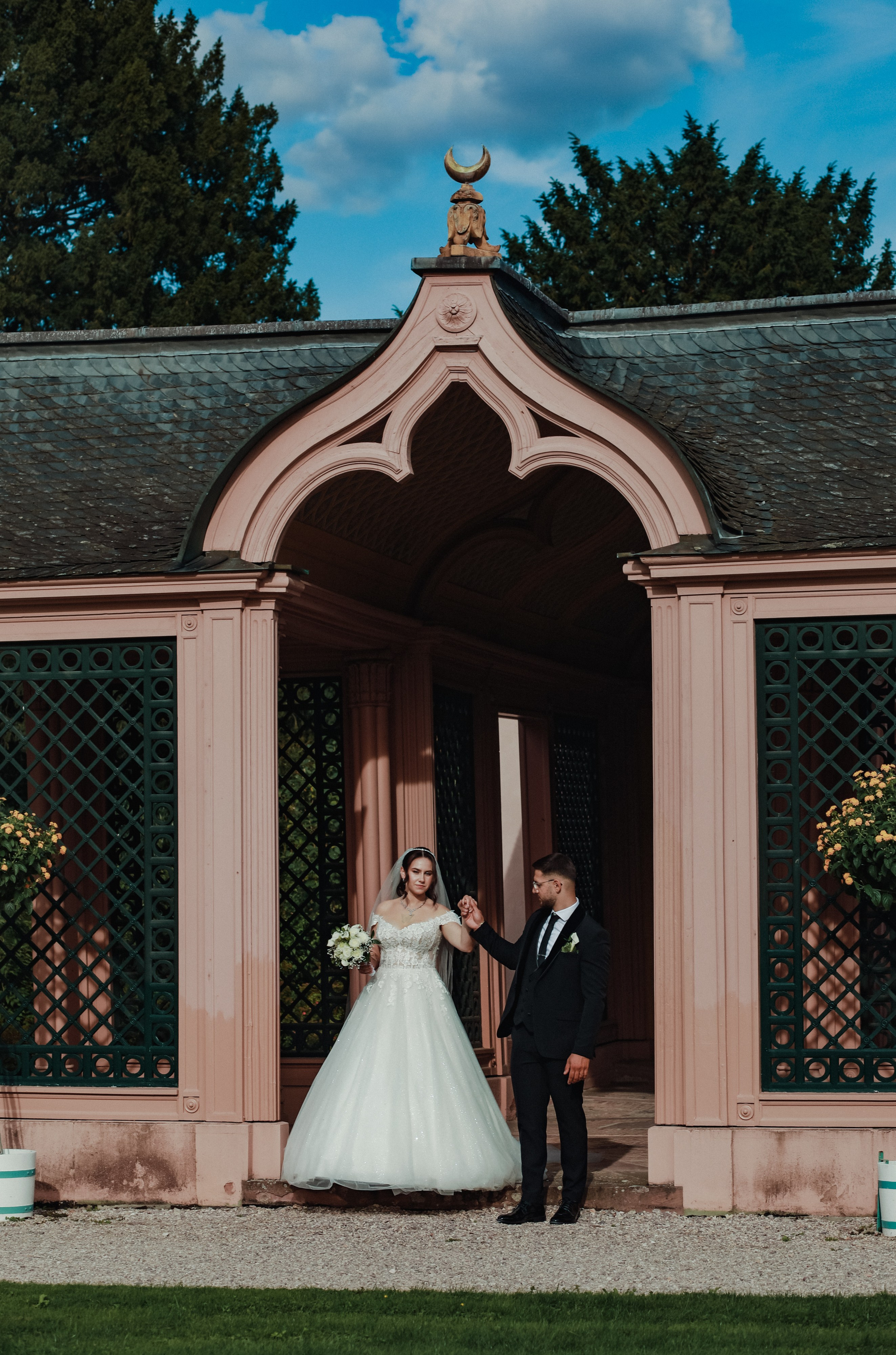 Romantische Fotos im Schlosspark Schwetzingen – Hochzeitsfotograf Heidelberg