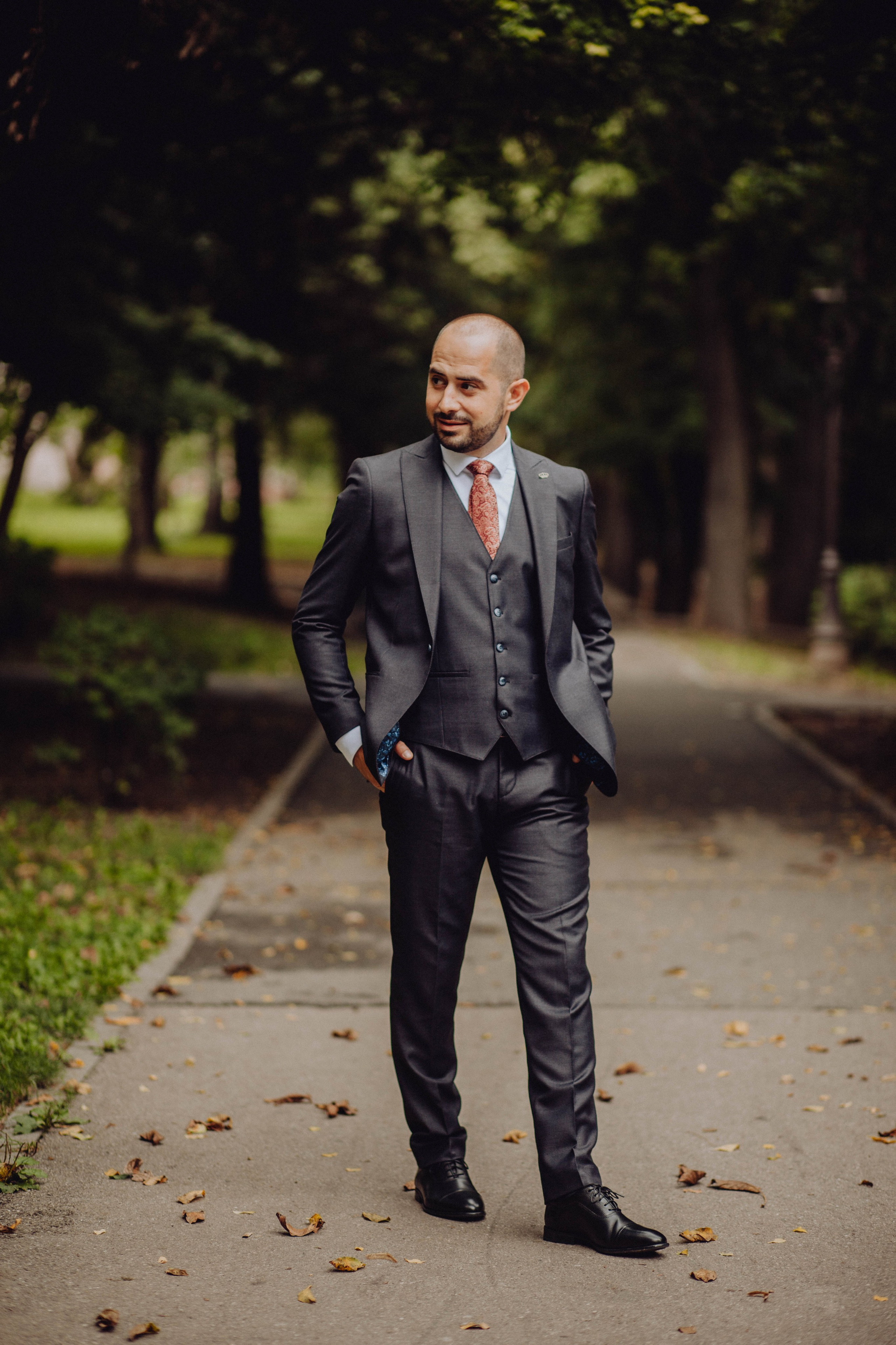 Liviu & Simona. Wedding & couple photographer from Romania Rut Vetan