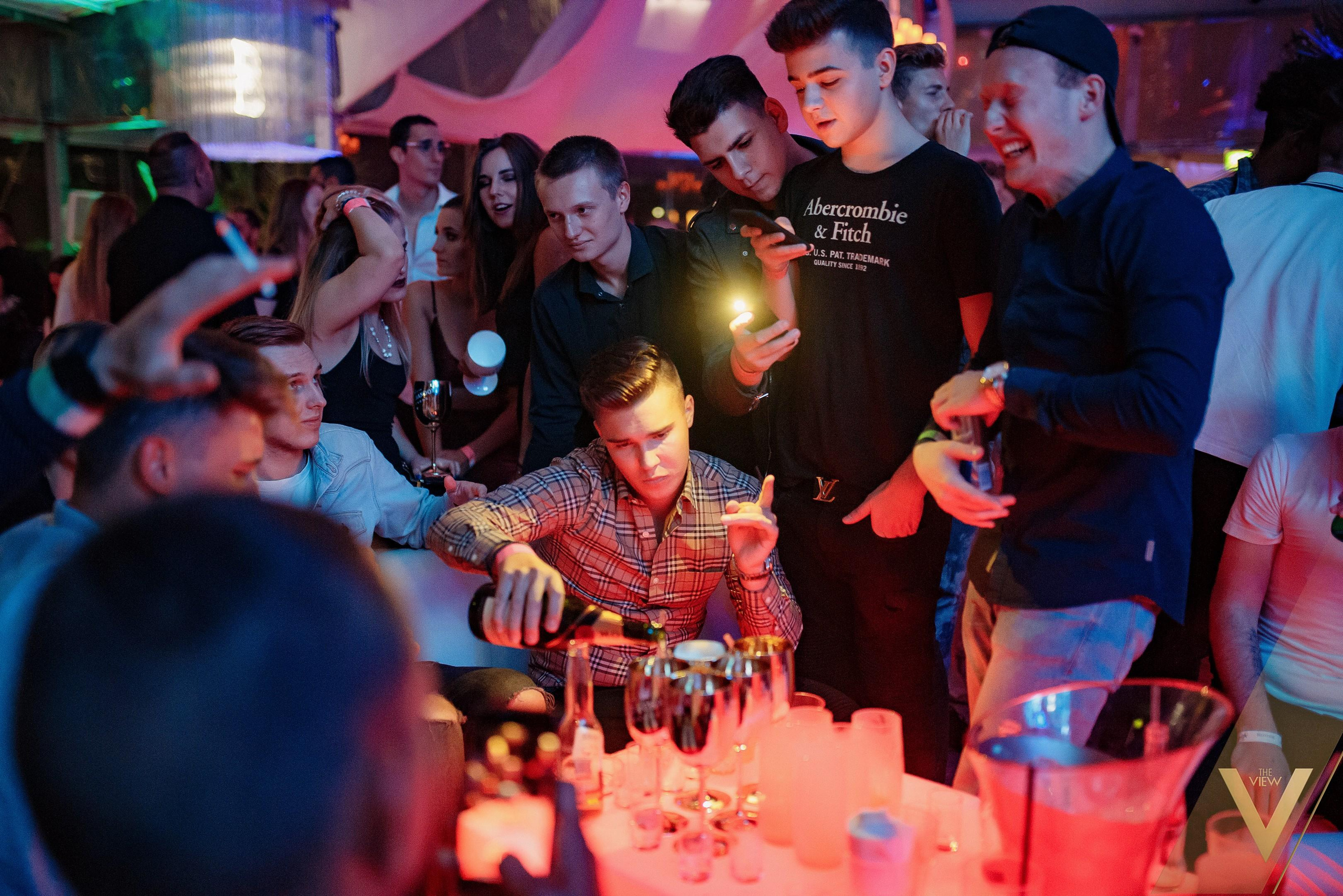 Parties. Alex Kibuk — Fotografia Imprez Firmowych i Eventów w Warszawie