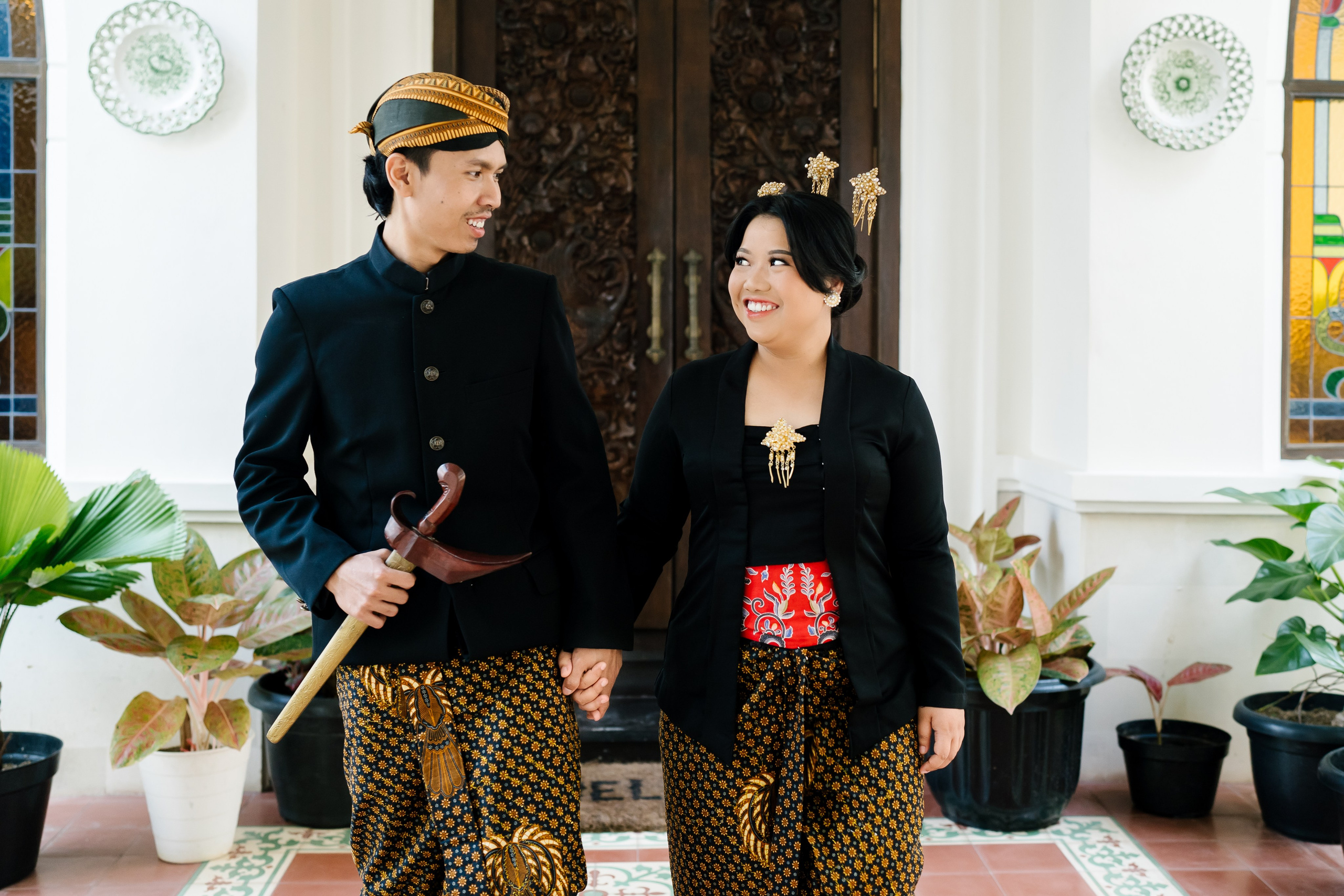 Prewedding Photo Shoot with Javanese style. Female Photographer in Bali