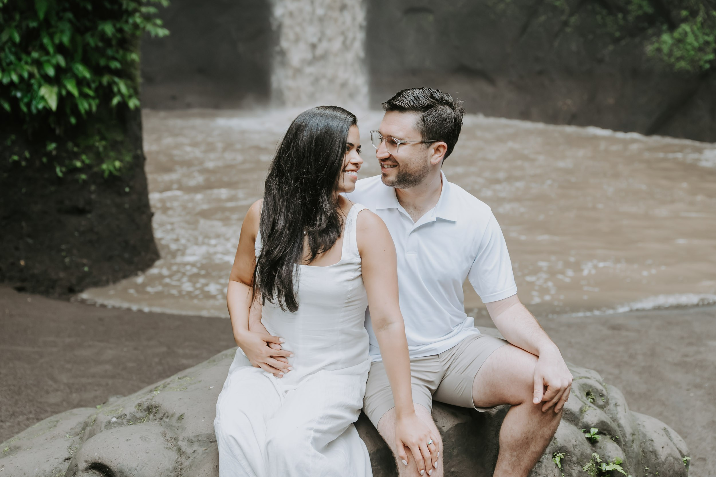 Marriage Proposal. Female Photographer in Bali