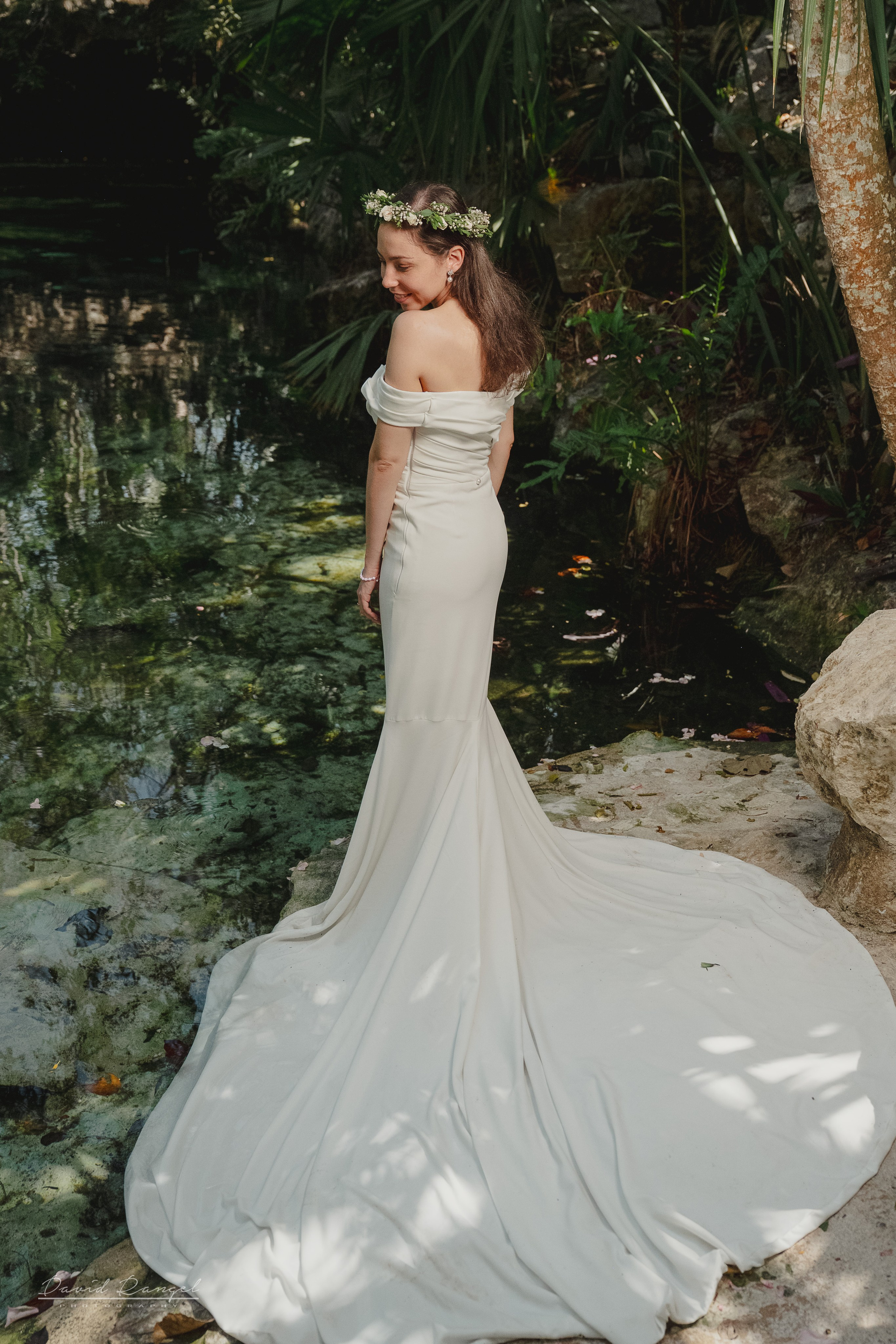 Vanessa and Alejandro´s Mayan Wedding at Kantunchi Park. Destination wedding photographer based in Cancun and Riviera Maya with service worldwide