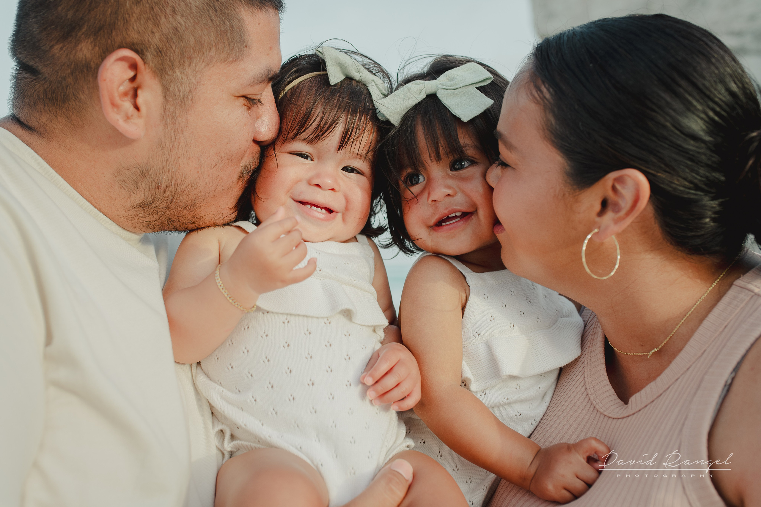 Family & Life Style Portfolio. Destination wedding photographer based in Cancun and Riviera Maya with service worldwide