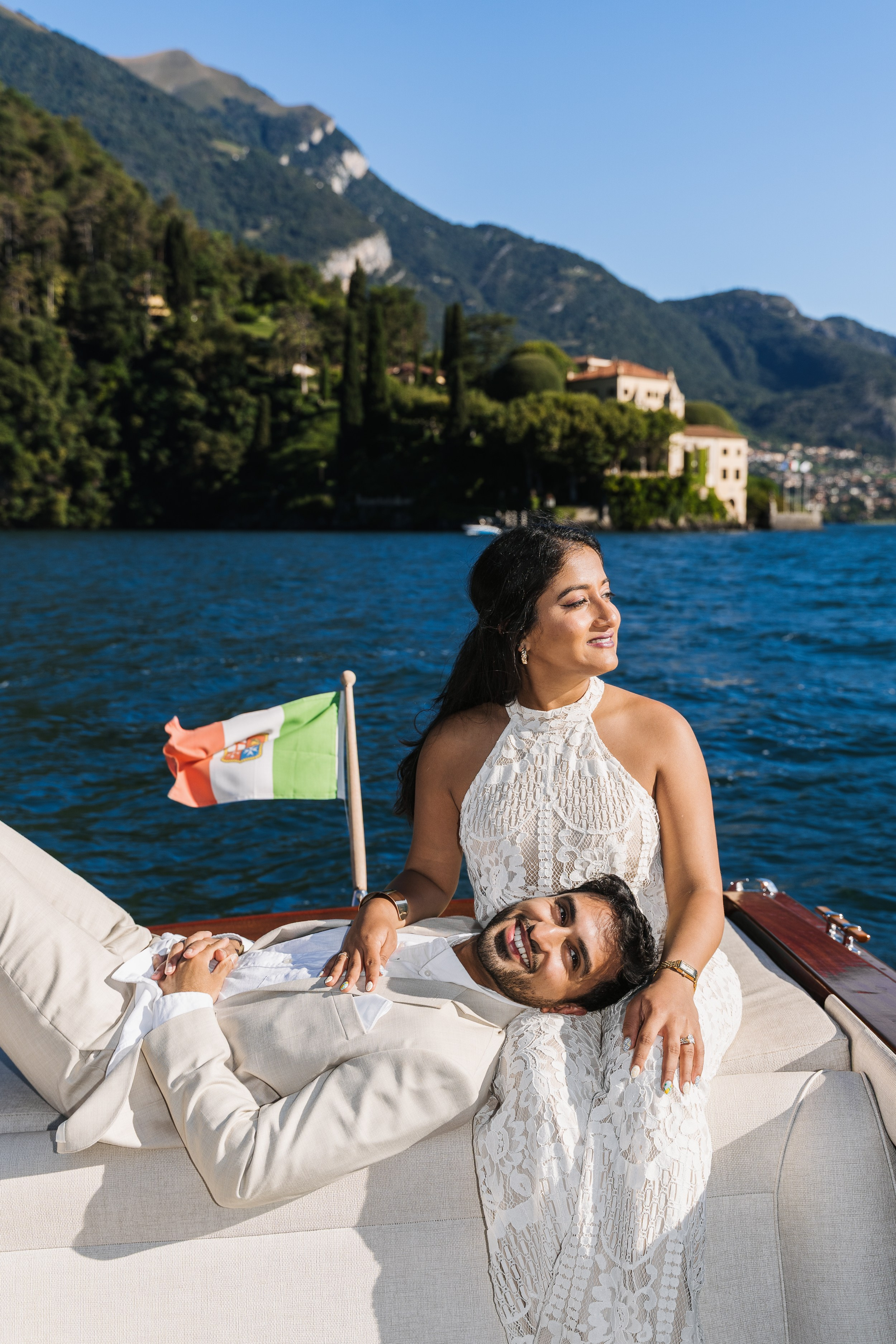 Boat Tour Anniversary in Lake Como. Proposal Photographer in Lake Como