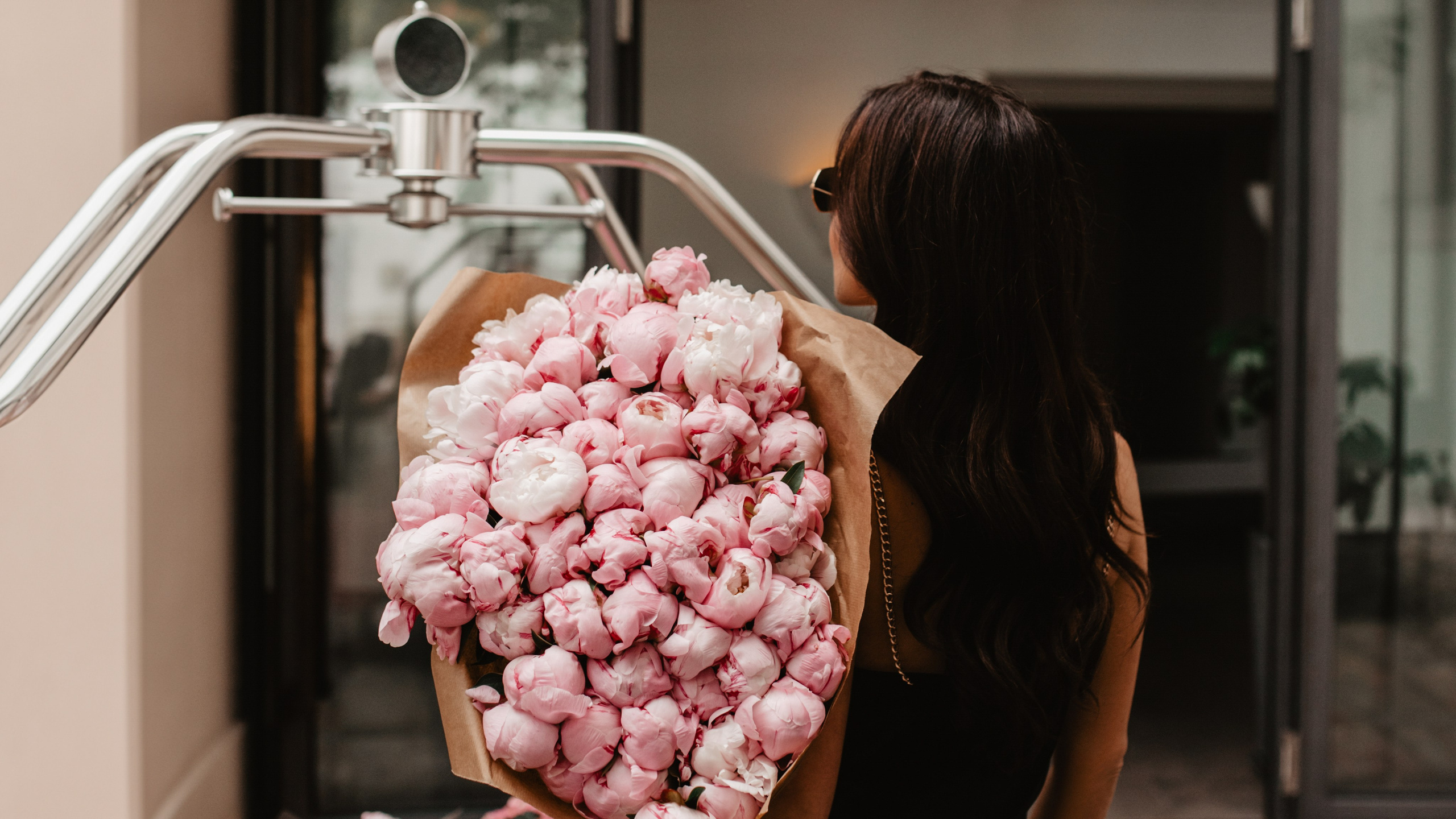 Nairi&ari. ANNA-MARIA PHOTO CONTENT CREATOR — photographer, aesthete, artist, and visual expert for Instagram in Prague