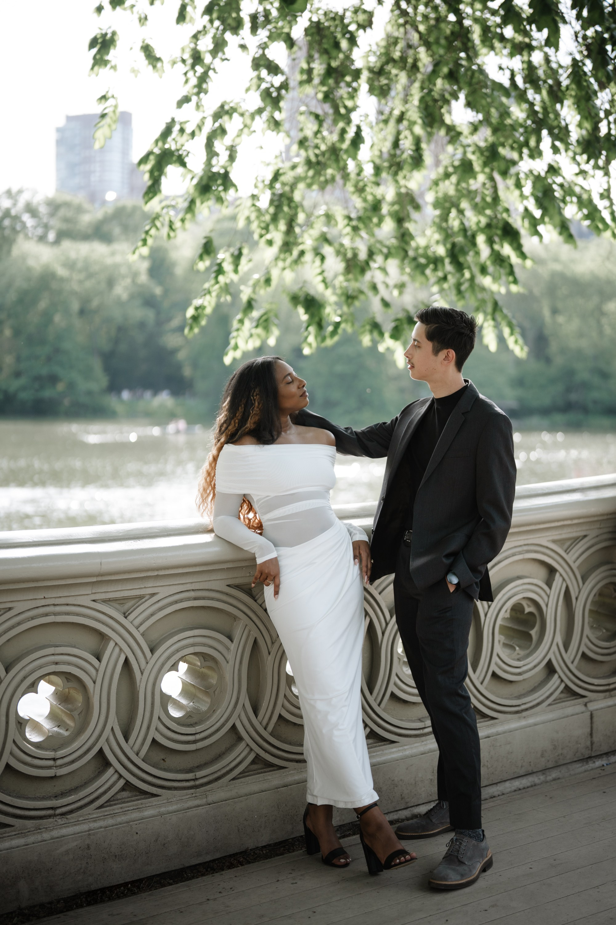 Engagement photo shoot in Central Park in spring. Portrait and wedding photographer in New York