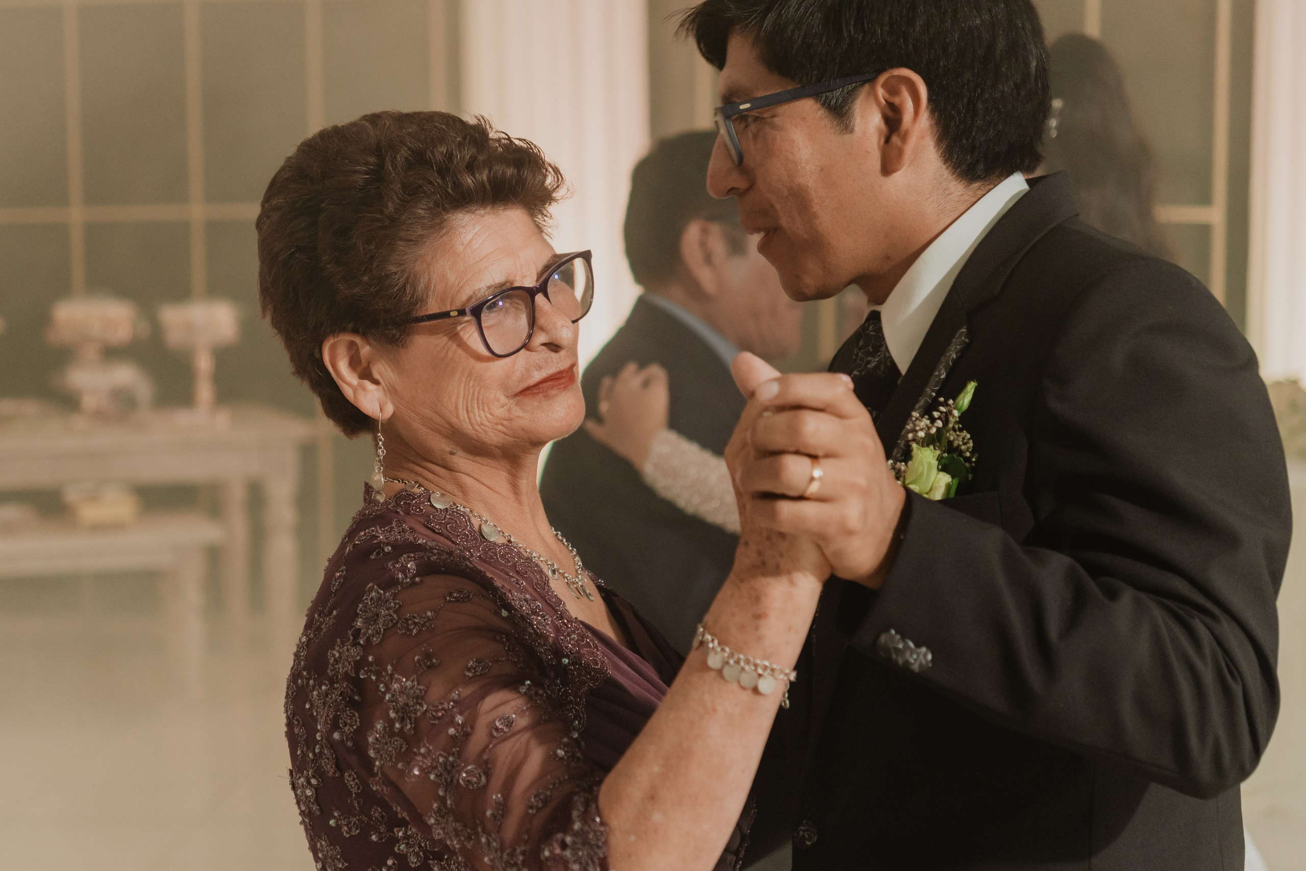 FERNANDO + MARIBEL | BODA RELIGIOSA. Studio KVTA | Fotografía y Video de Bodas en Arequipa