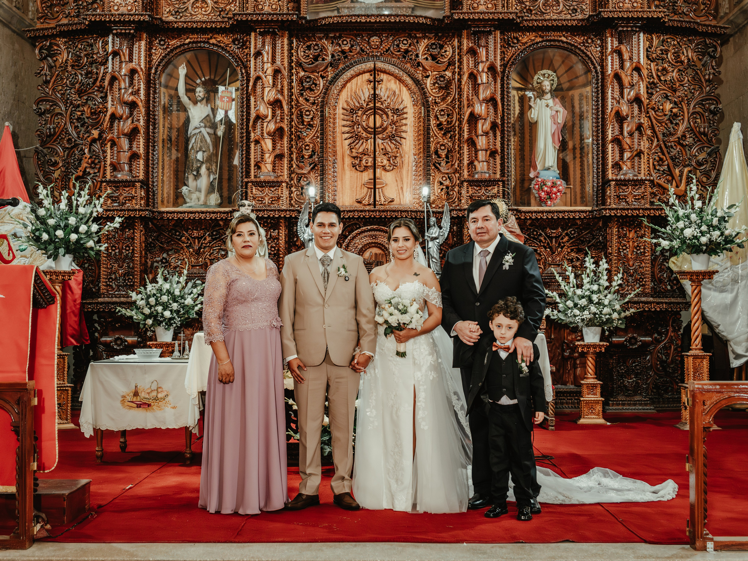 CARLA Y MARIO BODA RELIGIOSA. Studio KVTA | Fotografía y Video de Bodas en Arequipa