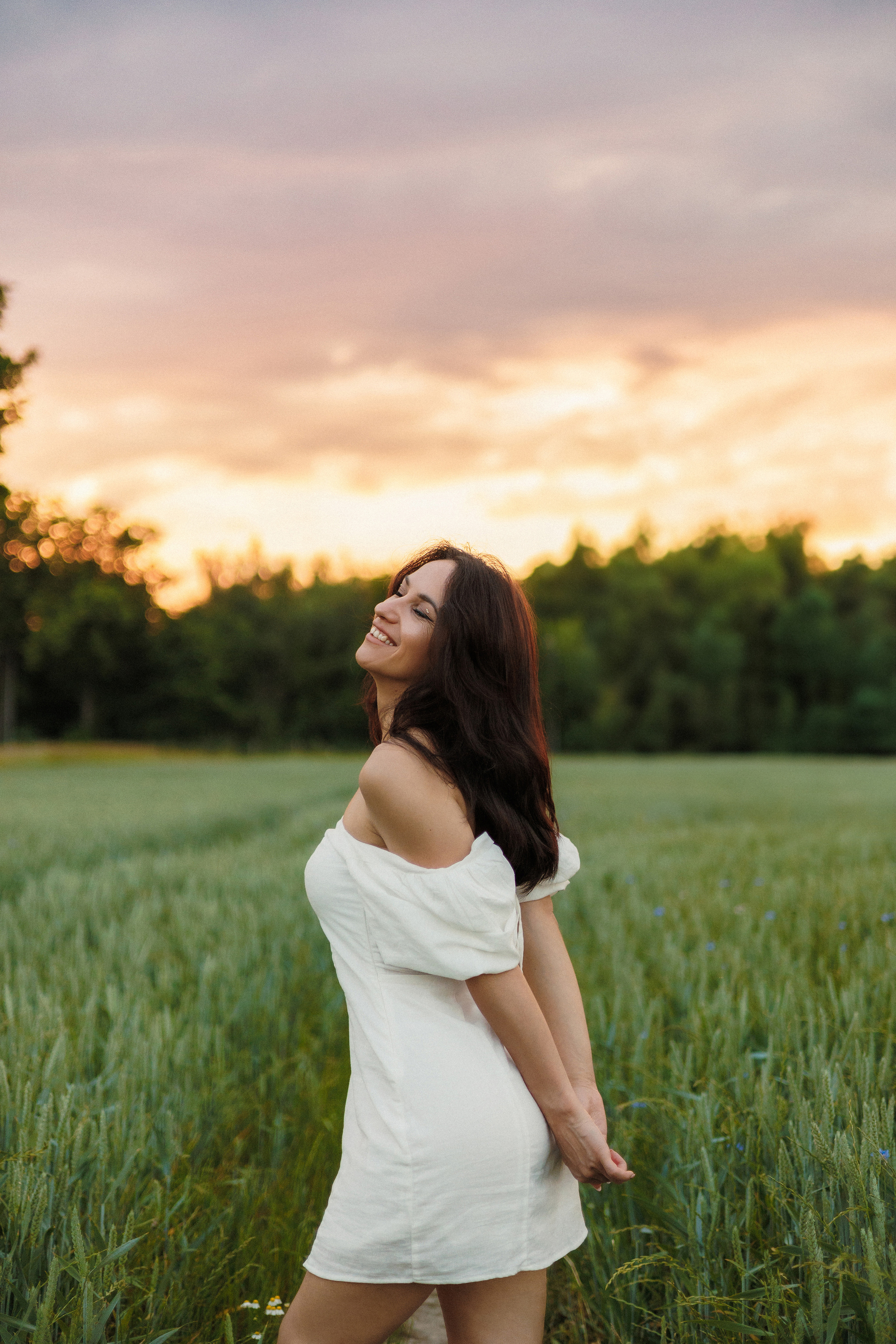 Golden Fields. Outdoor Portraits at Sunset | Feminine, Natural & Dreamy. Kristina Kozheltsova- Soulful Portrait&Lifestyle&Love Story Photographer in Leipzig, Germany