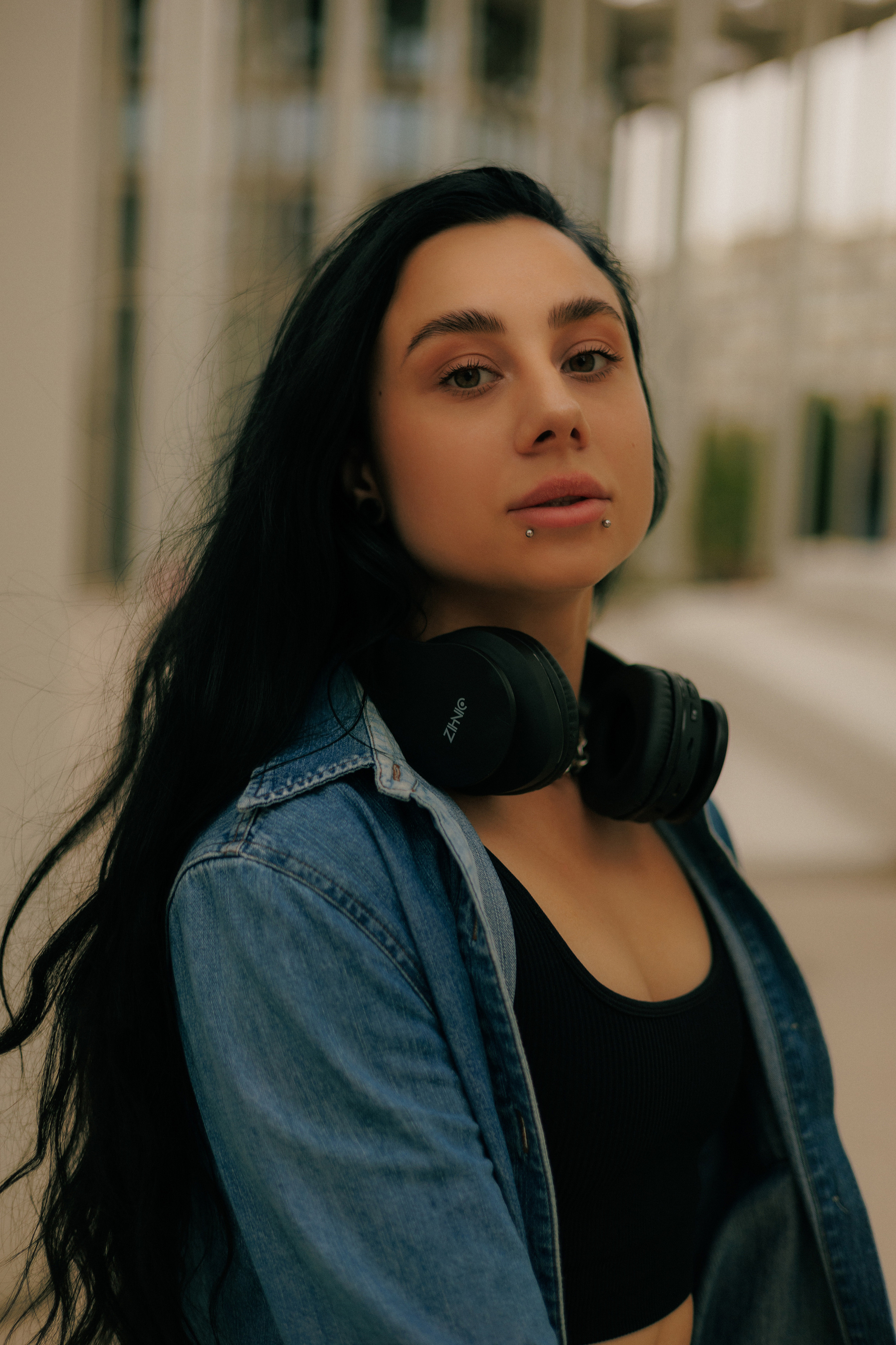 Urban Energy — Street Portraits in Natural Light. Confident, Bold & Cinematic. Kristina Kozheltsova- Soulful Portrait&Lifestyle&Love Story Photographer in Leipzig, Germany