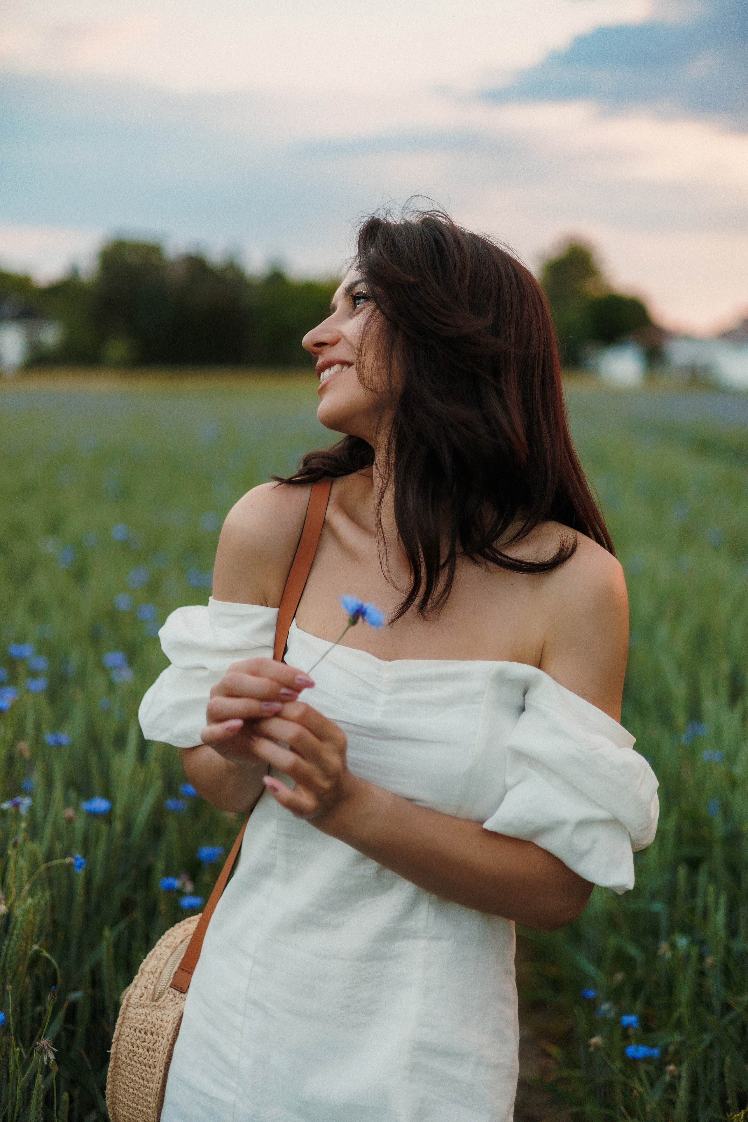 Golden Fields. Outdoor Portraits at Sunset | Feminine, Natural & Dreamy. Kristina Kozheltsova- Soulful Portrait&Lifestyle&Love Story Photographer in Leipzig, Germany