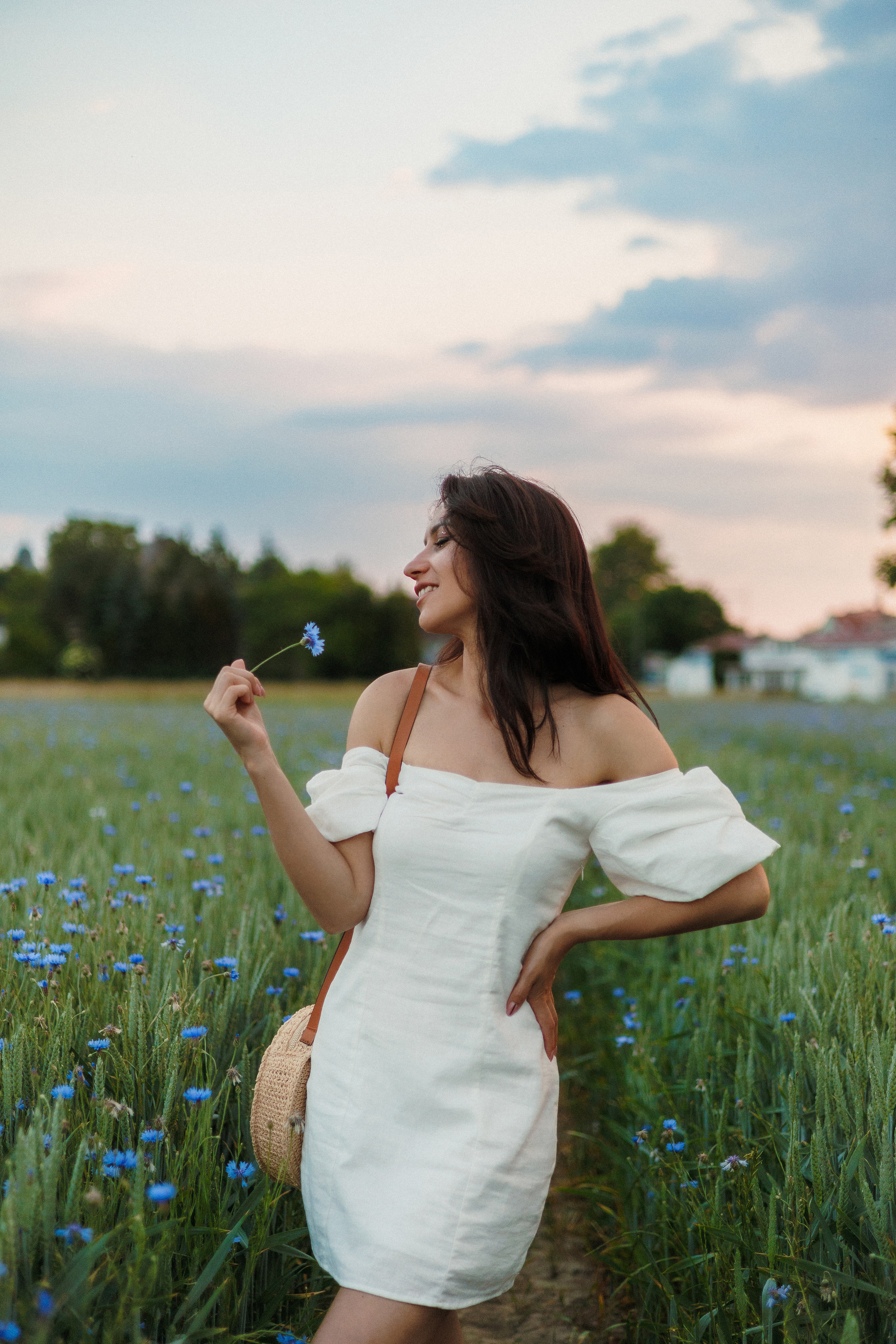 Golden Fields. Outdoor Portraits at Sunset | Feminine, Natural & Dreamy. Kristina Kozheltsova- Soulful Portrait&Lifestyle&Love Story Photographer in Leipzig, Germany